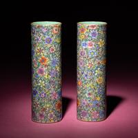 A Pair of Chinese Famille Rose 'Mille Fleur' Porcelain Brush Holders, Early 20th Century — 民國 粉彩百花不落地筆筒一對