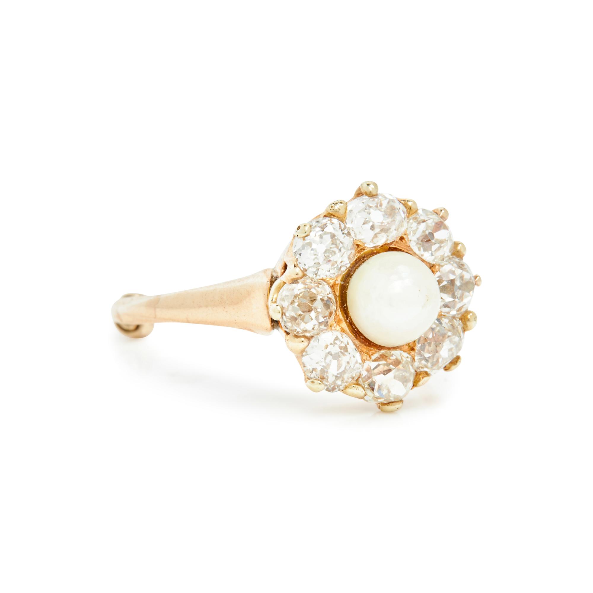 YELLOW GOLD, CULTURED PEARL AND DIAMOND RING