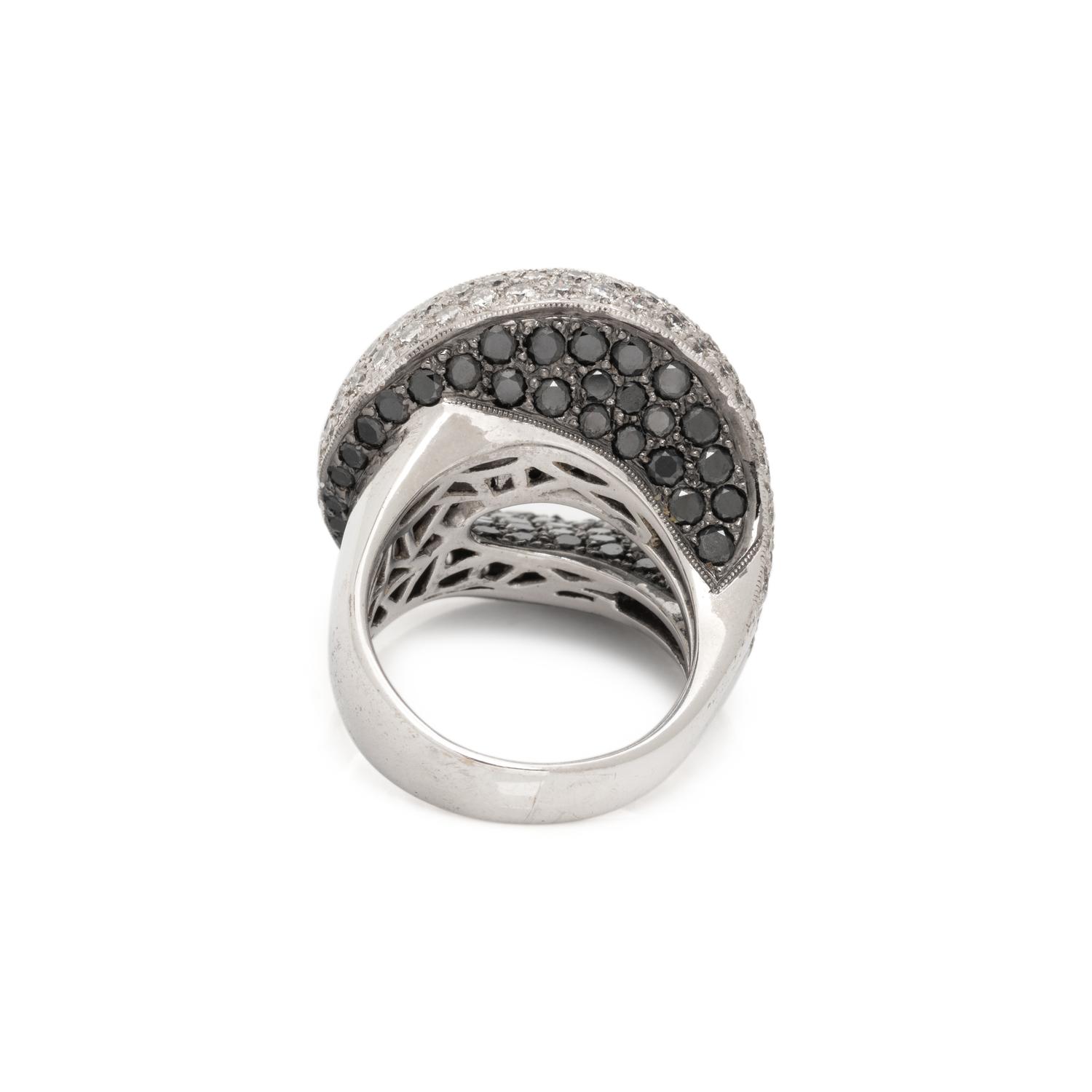 DIAMOND AND BLACK DIAMOND RING