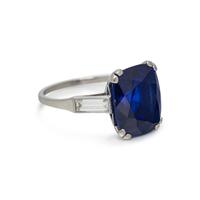 AN IMPORTANT KASHMIR UNHEATED SAPPHIRE AND DIAMOND RING