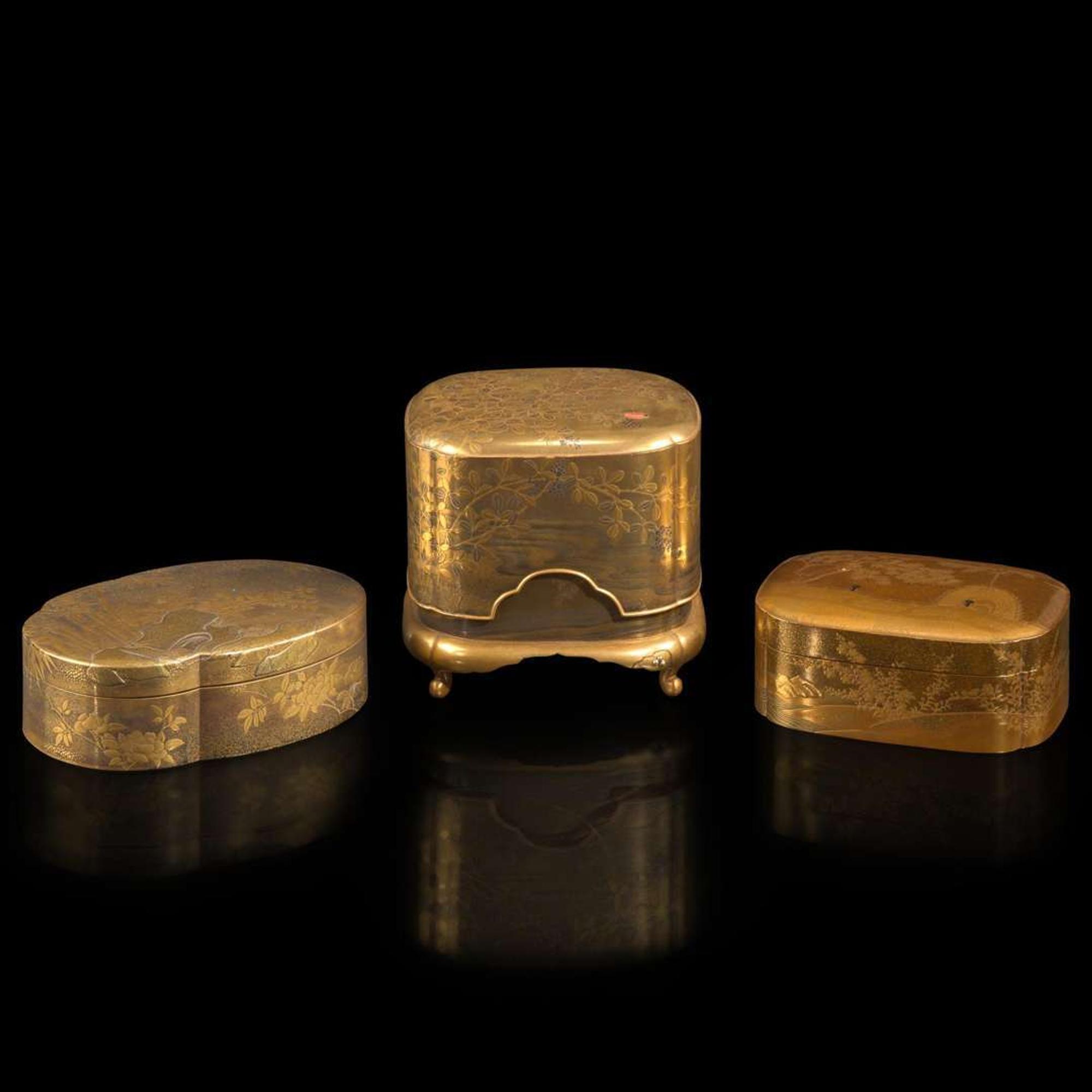 Three Japanese lacquer boxes with covers 日本漆器盖盒三件 Meiji to Taisho period ?????