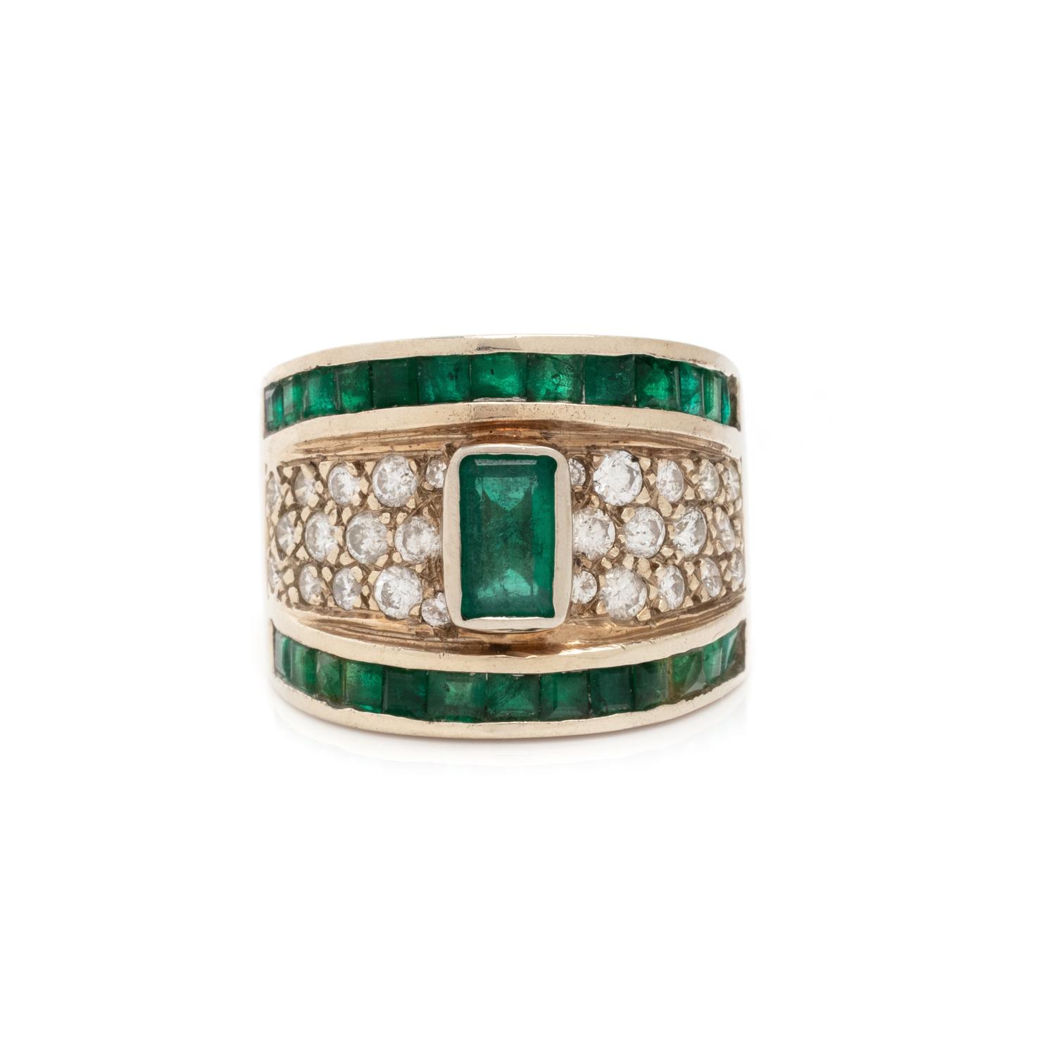 EMERALD AND DIAMOND RING