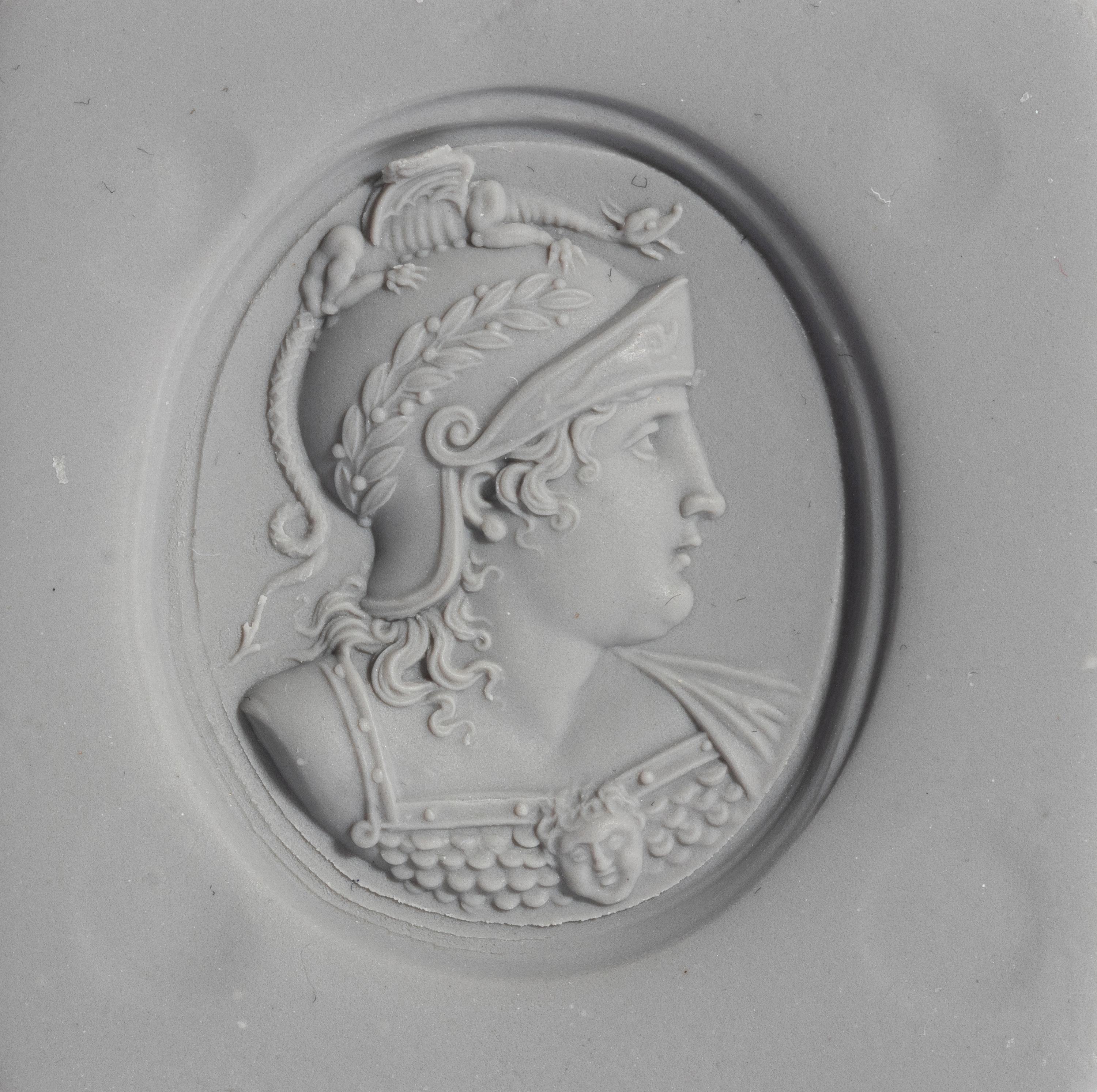 A Fine Neoclassical Gold and Agate Finger Ring with a Bust of the Goddess Athena