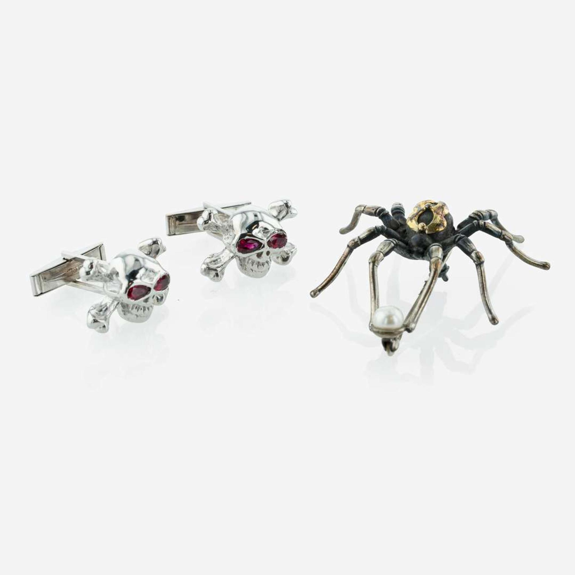 A Spider Brooch and Skull Cufflinks