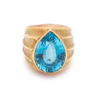 YELLOW GOLD AND BLUE TOPAZ RING