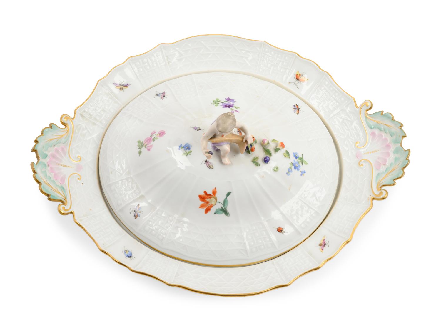 A Pair of Meissen Porcelain Covered Entree Dishes