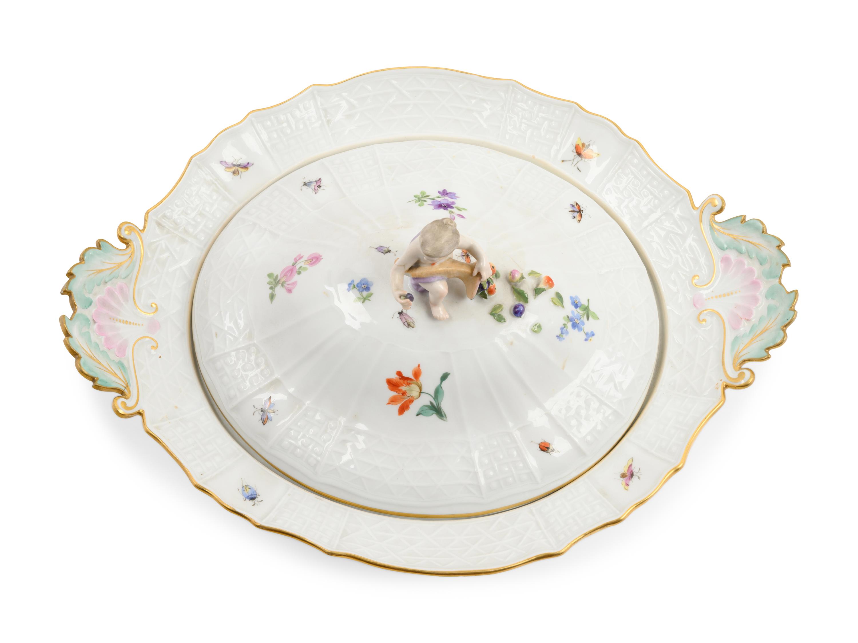 A Pair of Meissen Porcelain Covered Entree Dishes