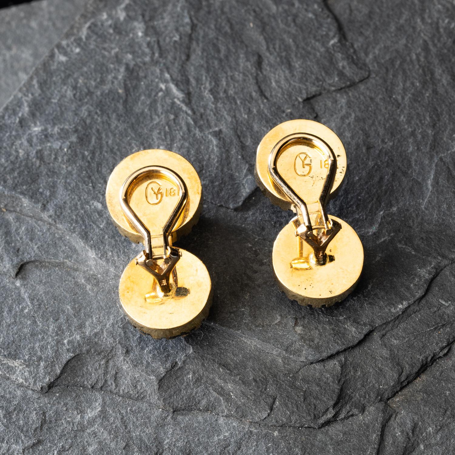 Gail Bird and Yazzie Johnson (Kewa-Laguna, b. 1949) / (Diné, b. 1946) — 18K Gold and Jet Clip Earrings