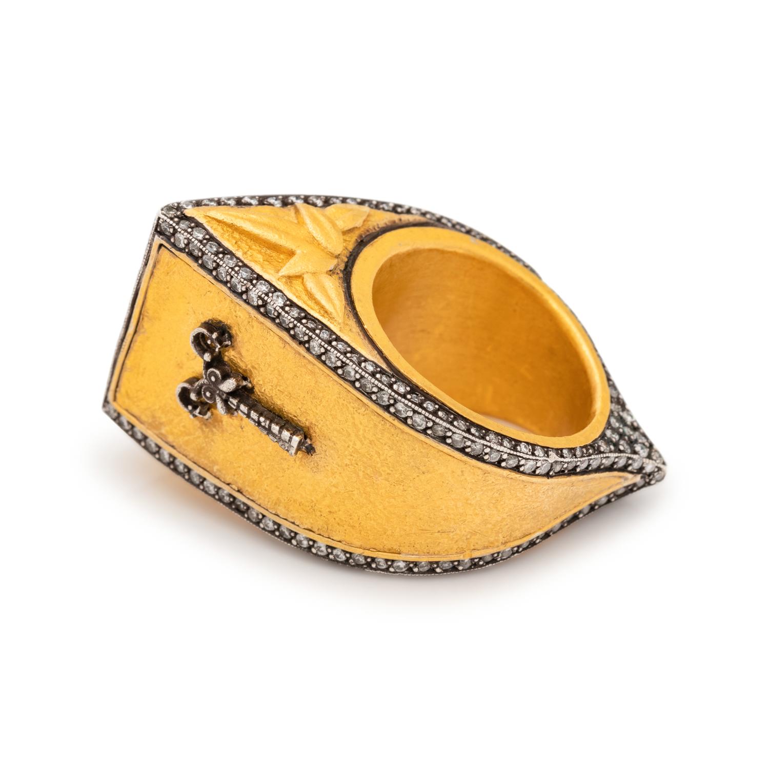 YELLOW GOLD AND DIAMOND RING