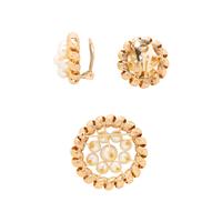YELLOW GOLD AND CULTURED PEARL BROOCH AND CLIP EARRINGS