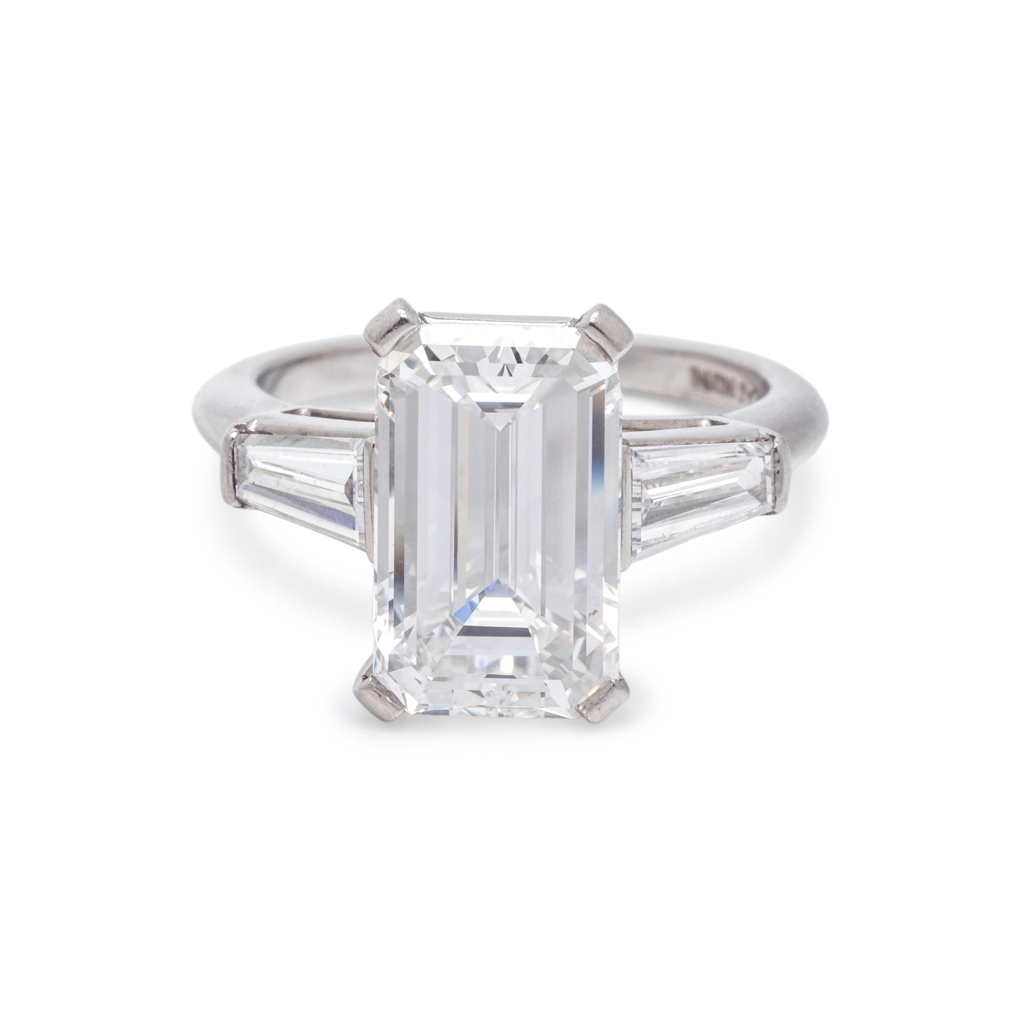 DIAMOND RING