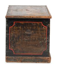 A Country Classical Grain Paint Decorated Poplar Blanket Chest