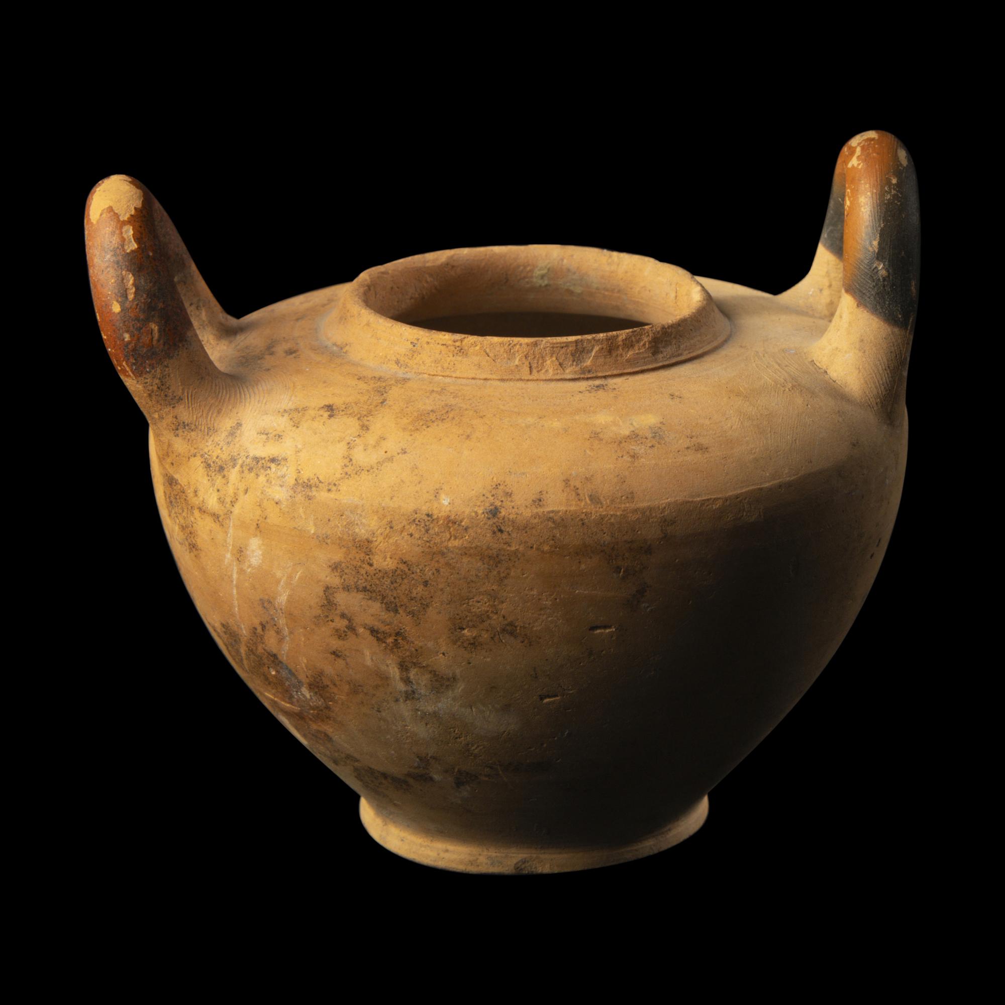 A Corinthian Terracotta Lebes Gamikos