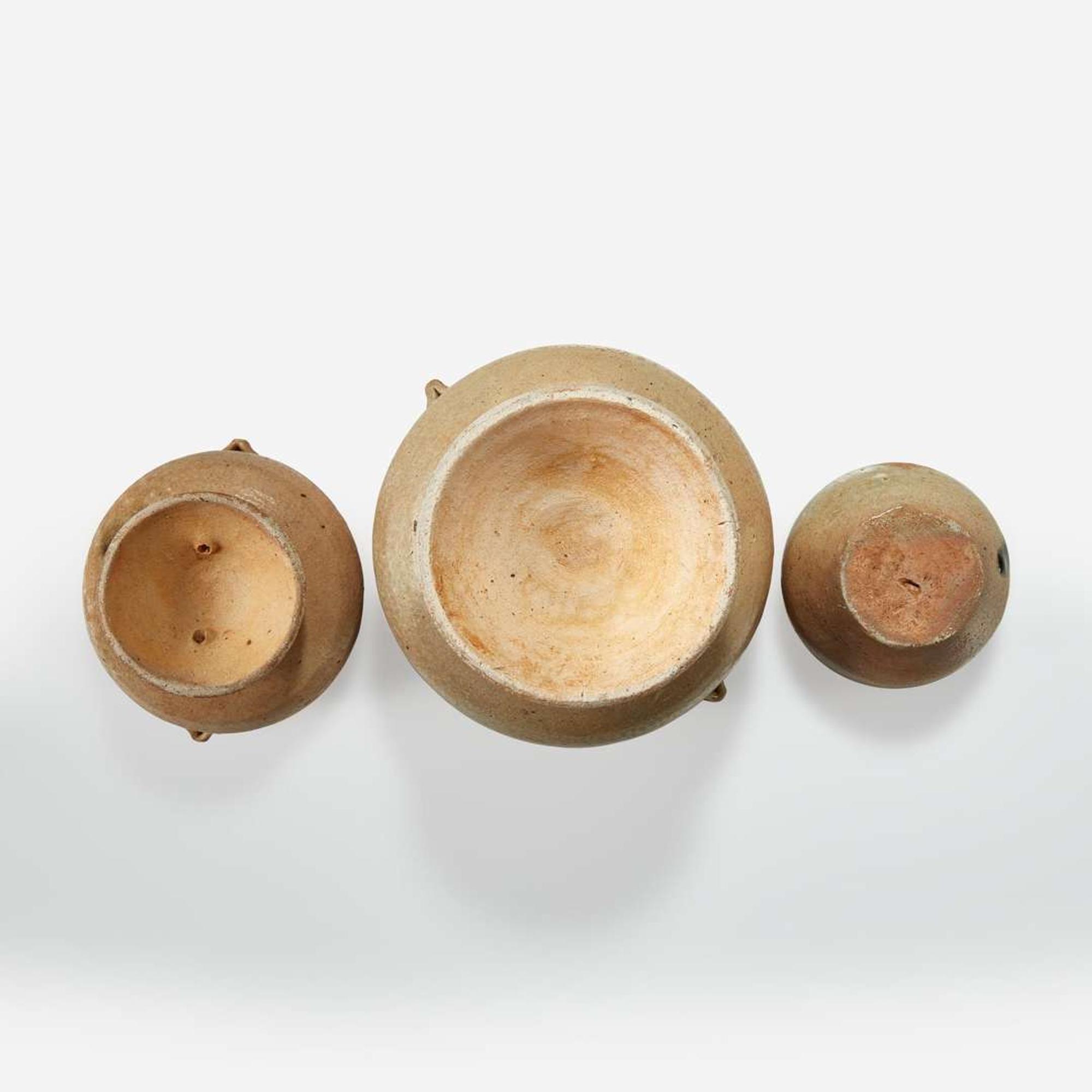 Group of three Vietnamese early vessels Chinese Colonial period 1st - 4th century