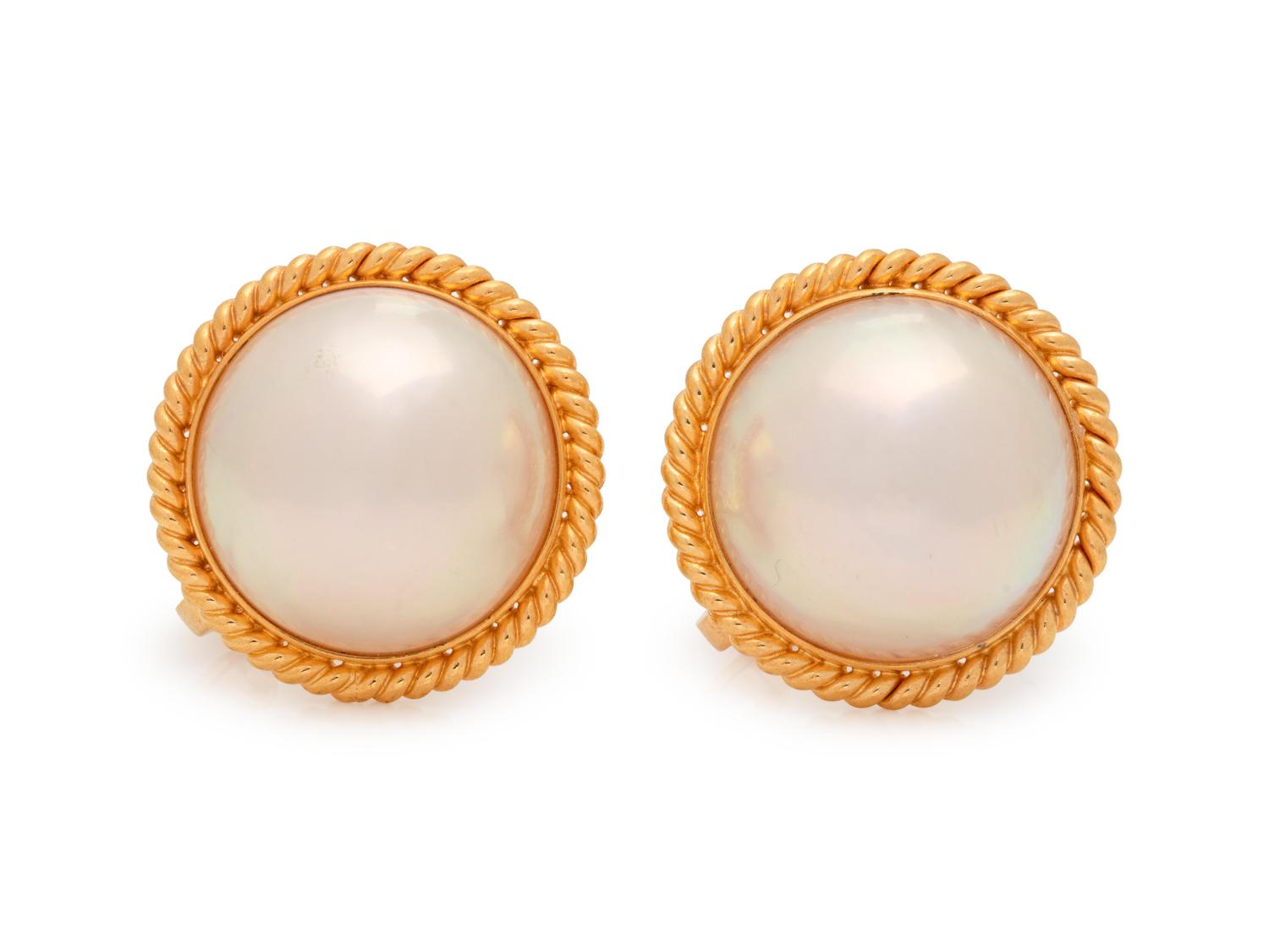 A Pair of 18 Karat Yellow Gold and Cultured Mabe Pearl Earclips,