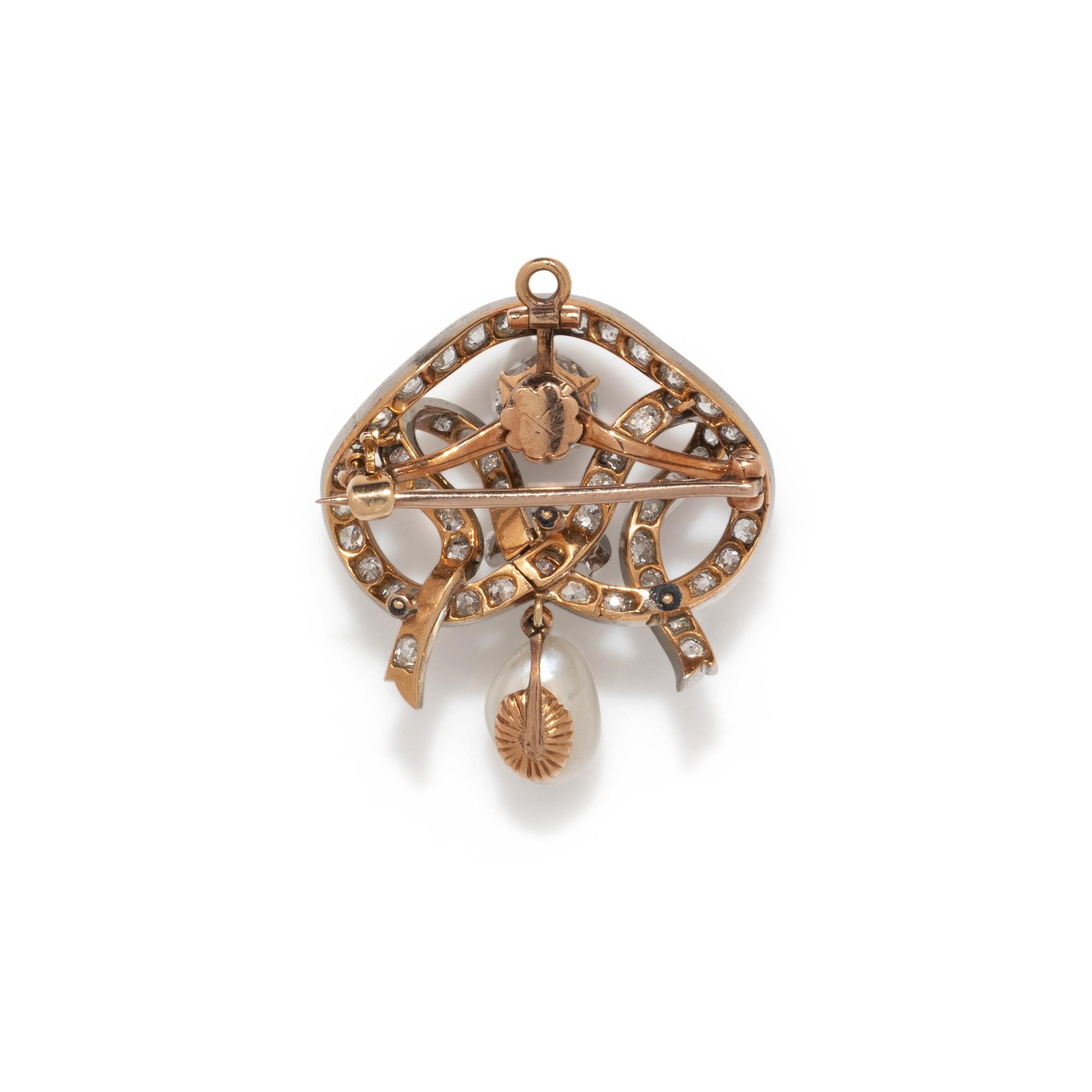 DIAMOND AND BAROQUE CULTURED PEARL PENDANT/BROOCH