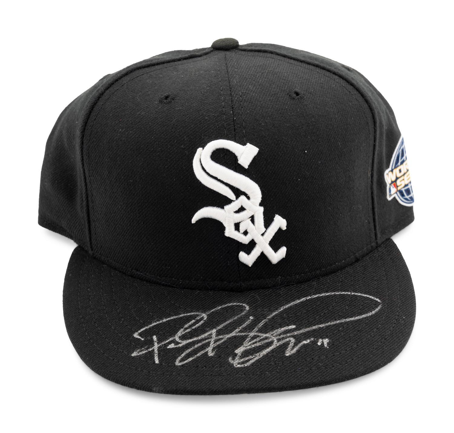 A Group of 13 2005 Chicago White Sox World Series Champion Signed Autograph Items (Steiner)