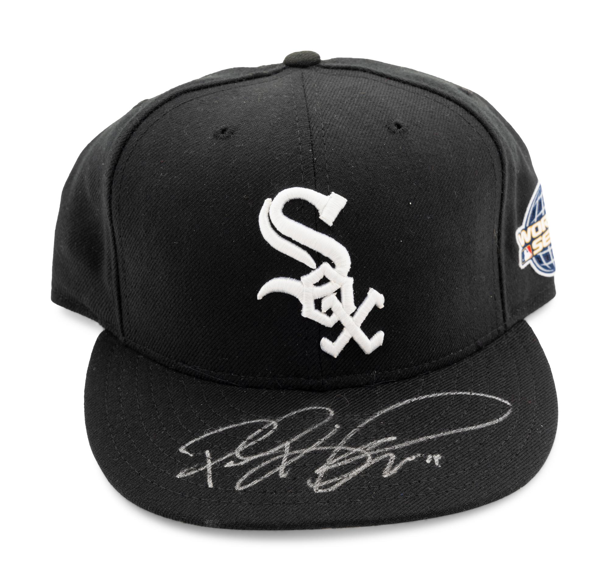 A Group of 13 2005 Chicago White Sox World Series Champion Signed Autograph Items (Steiner)