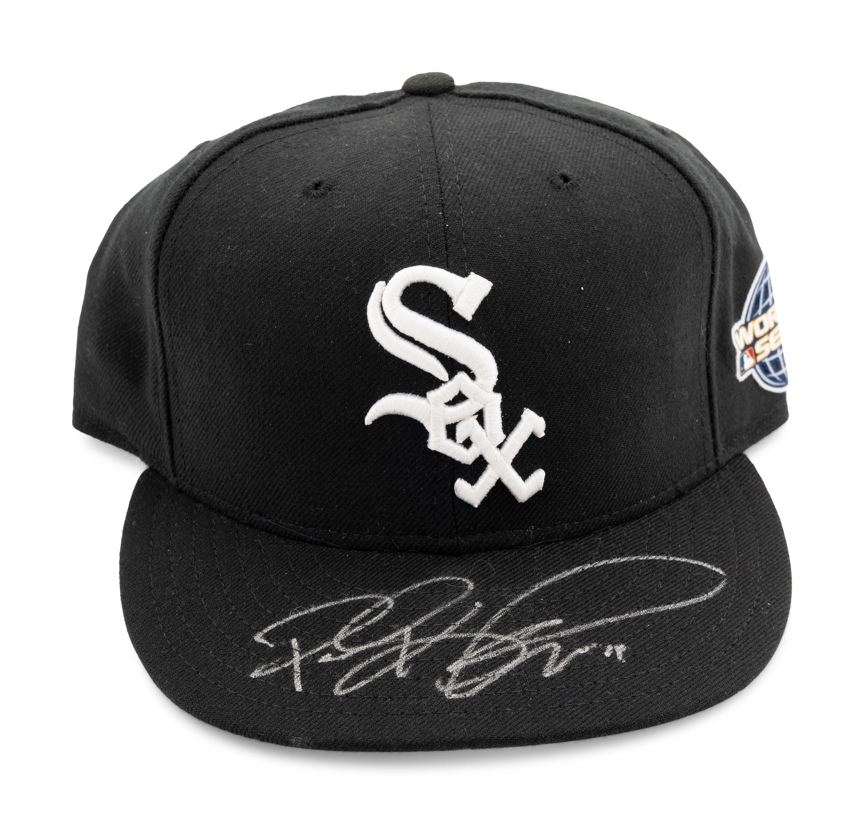 A Group of 13 2005 Chicago White Sox World Series Champion Signed Autograph Items (Steiner)