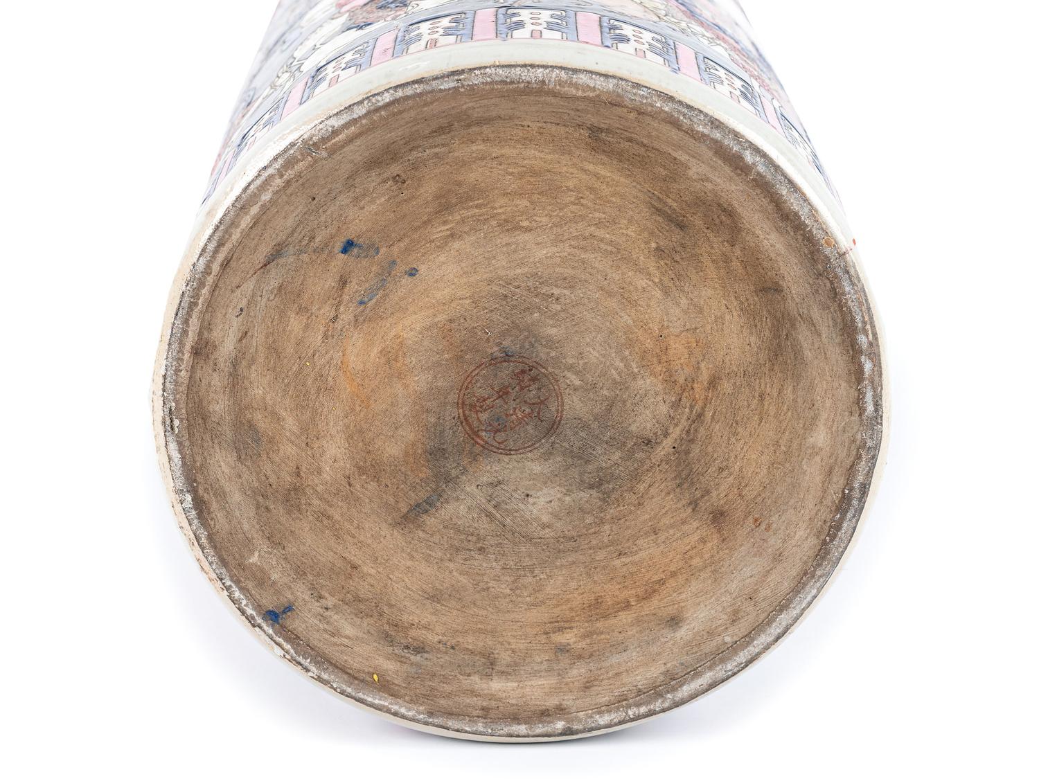 A Chinese Porcelain Umbrella Stand