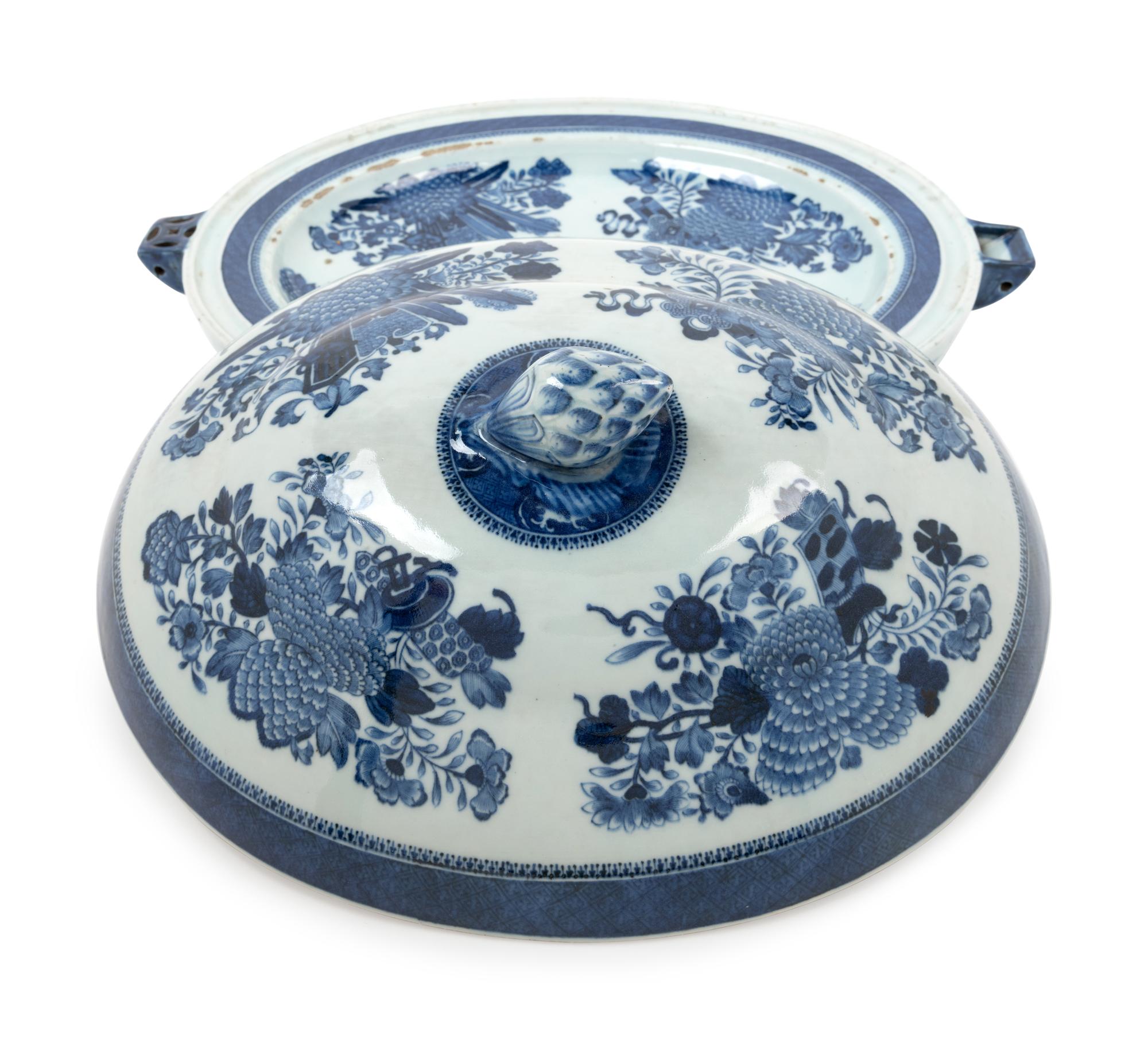 A Chinese Export Blue Fitzhugh Porcelain Covered Entree Dish