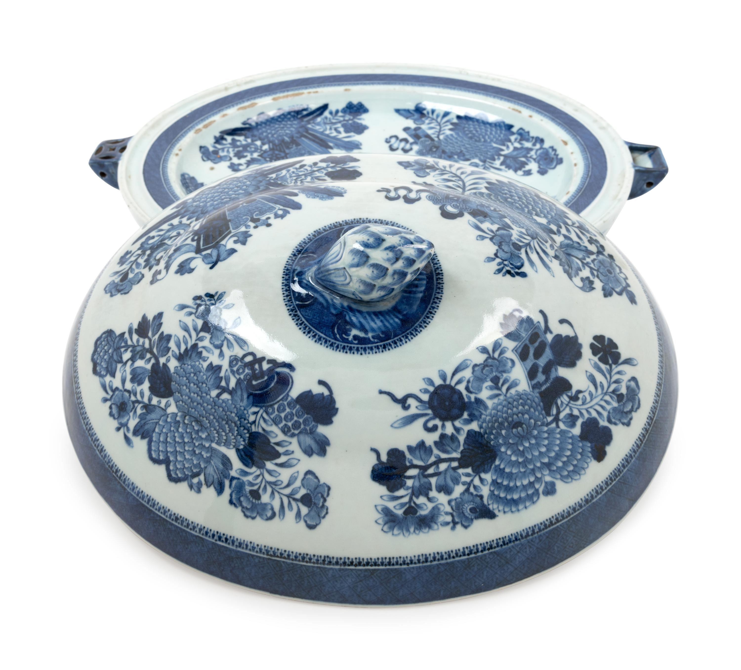 A Chinese Export Blue Fitzhugh Porcelain Covered Entree Dish