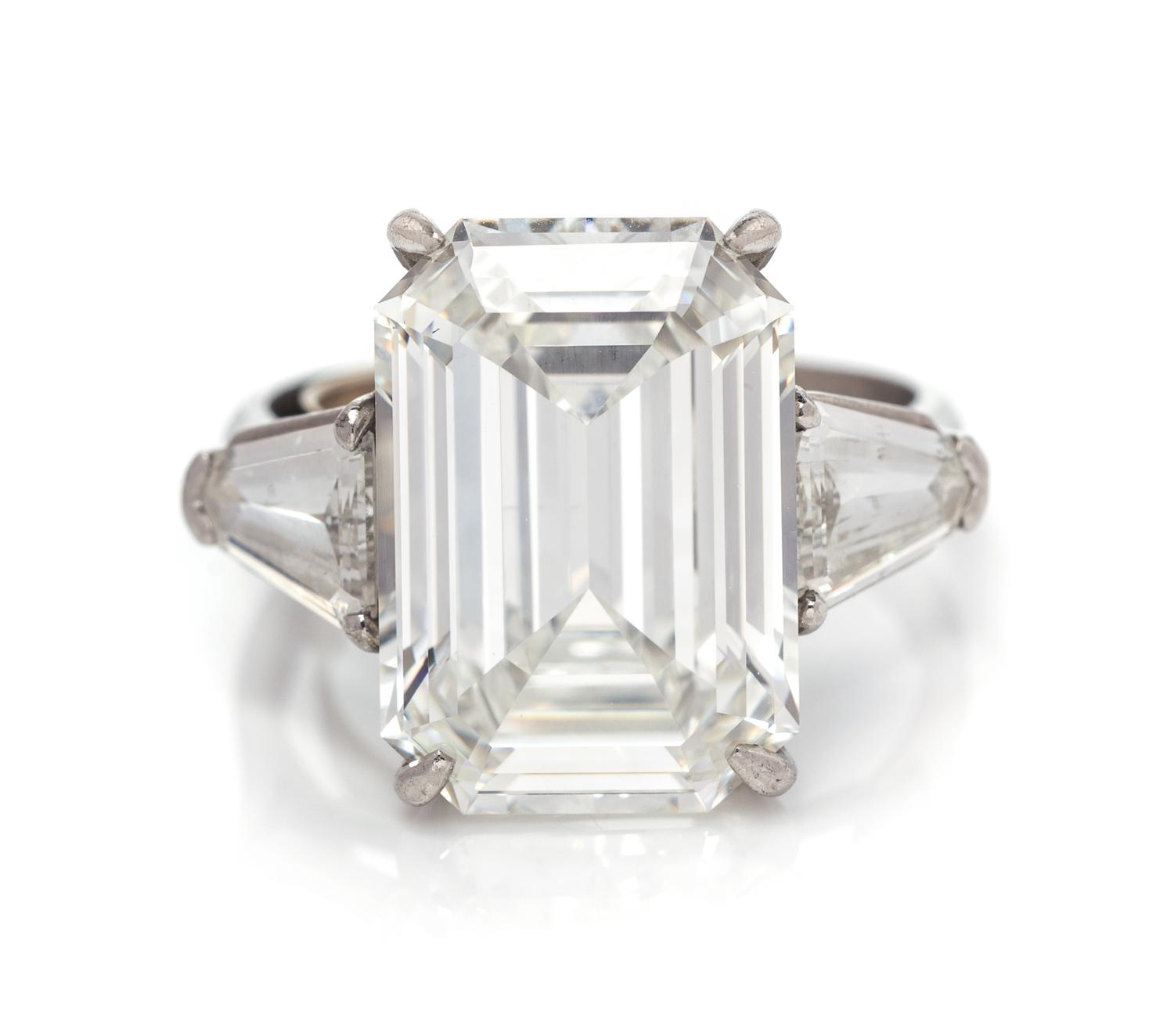 A Platinum and Diamond Ring, 4.70 dwts.