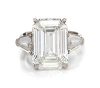 A Platinum and Diamond Ring, 4.70 dwts.
