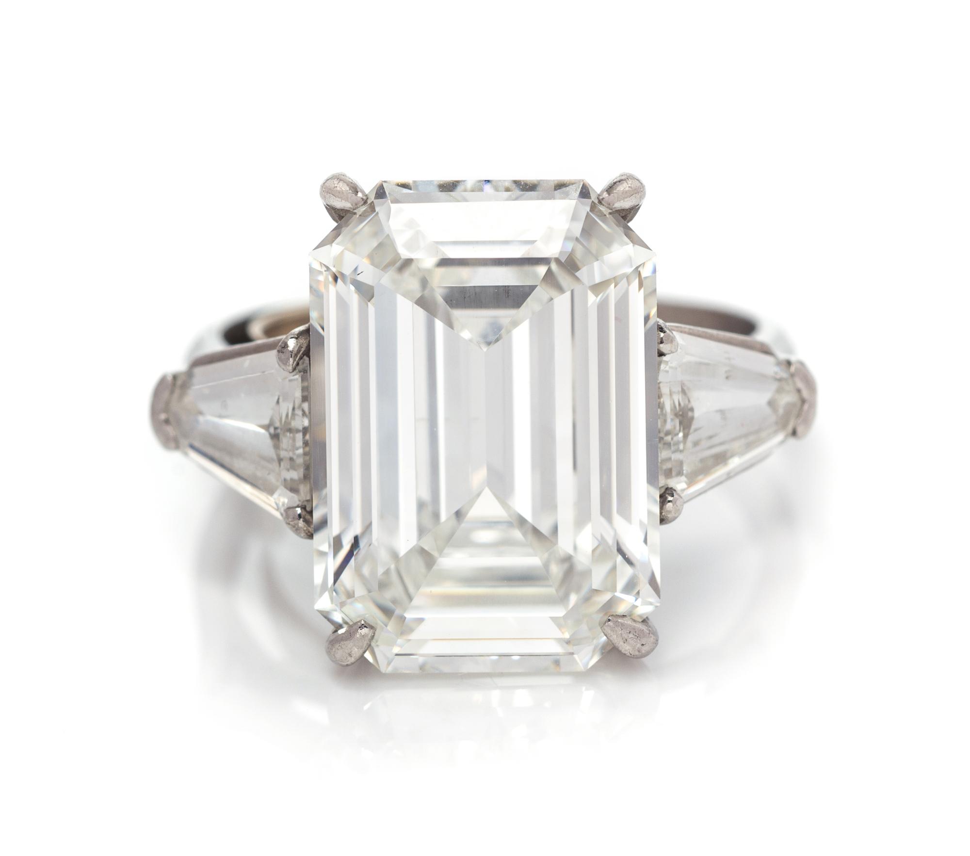 A Platinum and Diamond Ring, 4.70 dwts.