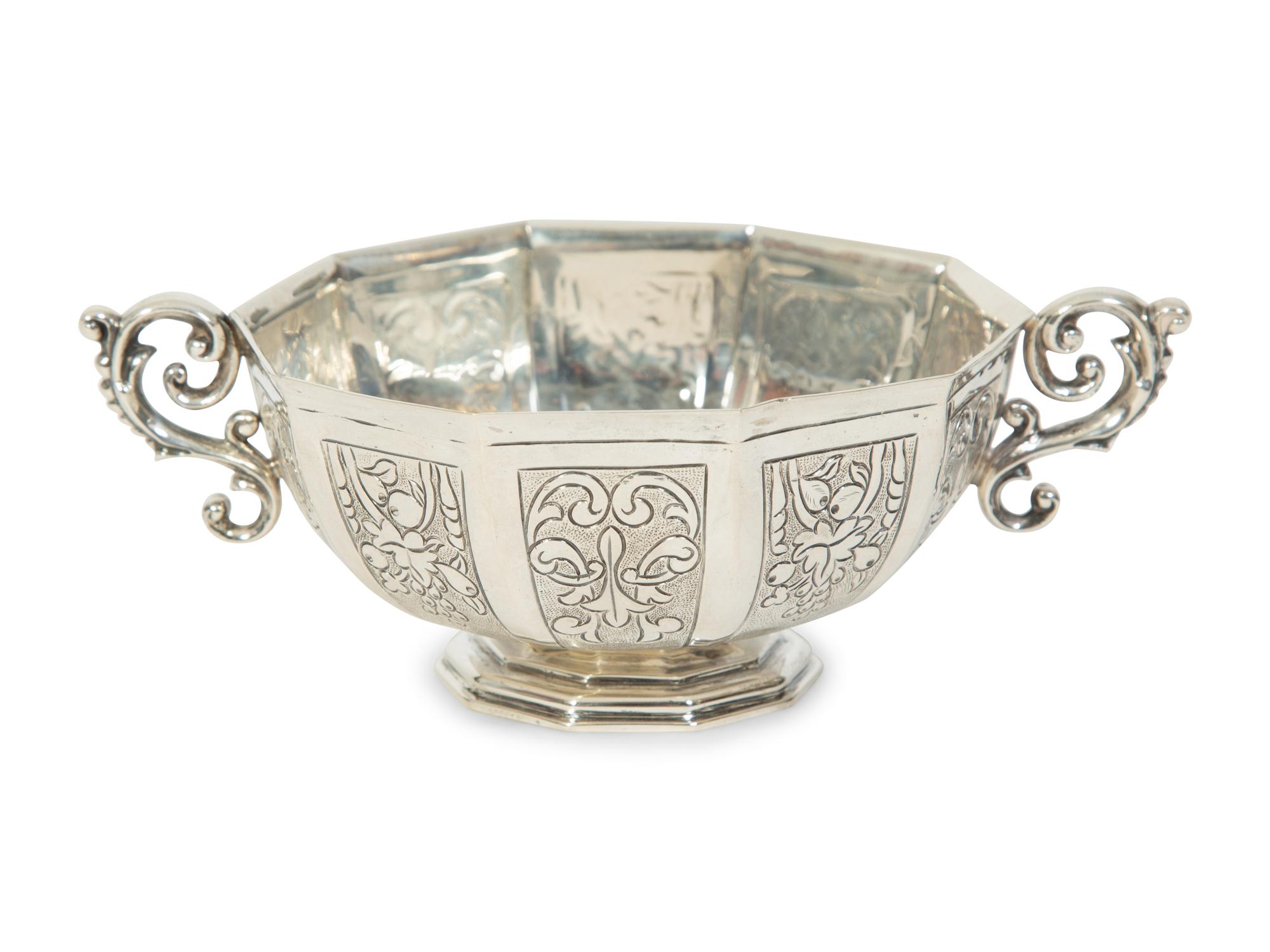 A Mexican .925 Silver Two-Handle Hand Hammered Bowl — MID-2OTH CENTURY