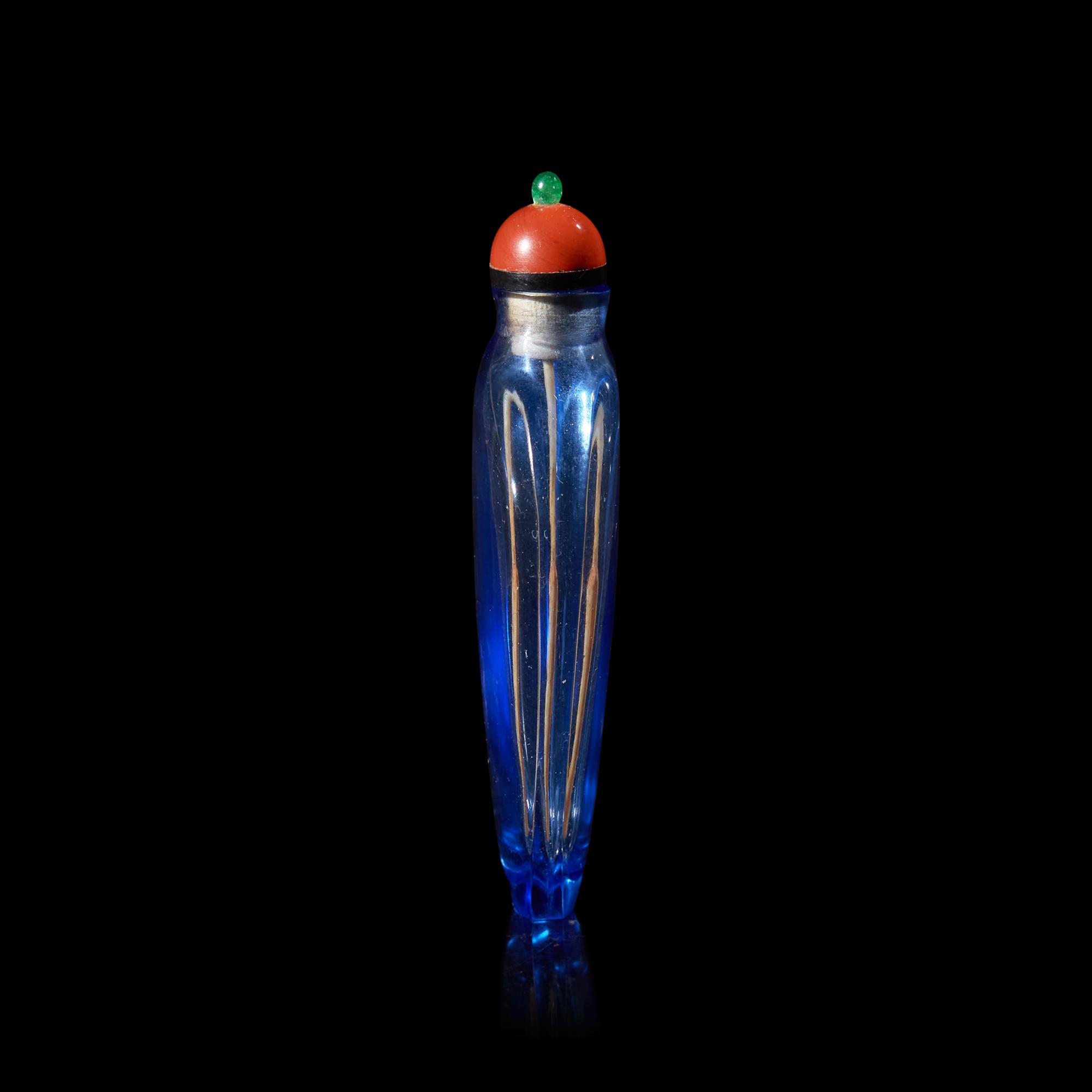 A Fine Chinese Pale Blue Glass Snuff Bottle, Qing Dynasty 清 天藍鼻煙壺一隻