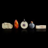 Group of five assorted jade carvings and snuff bottles