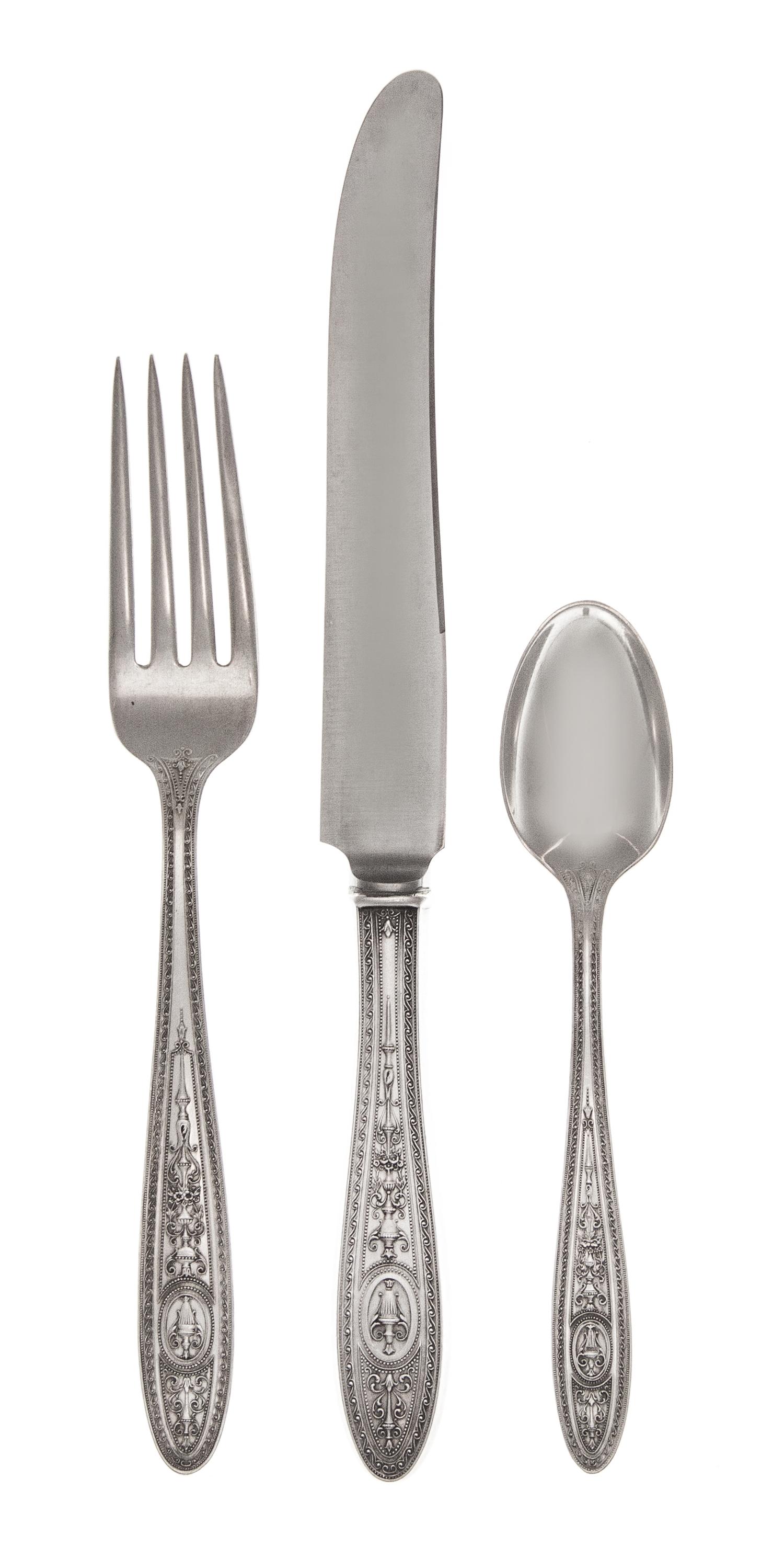 An American Silver Flatware Service, International Silver Co., Meriden, CT, Wedgwood pattern, comprising: 10 dinner knives 12 dinner fo