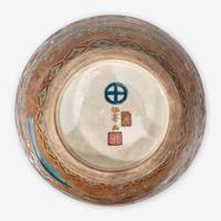 A large Japanese enameled Satsuma vase 日本珐琅彩萨摩烧大罐 19th century ????