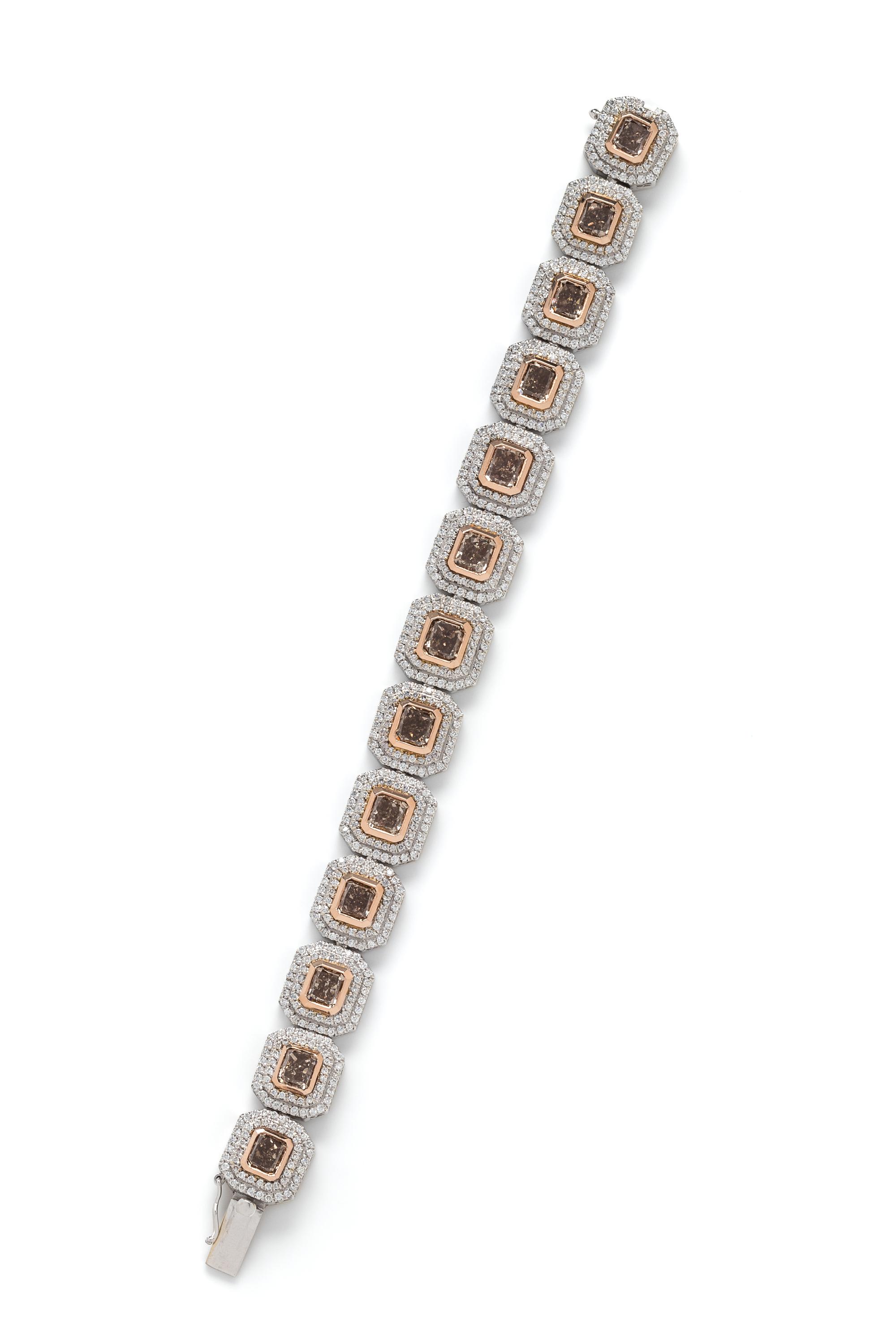 COLORED DIAMOND AND DIAMOND BRACELET