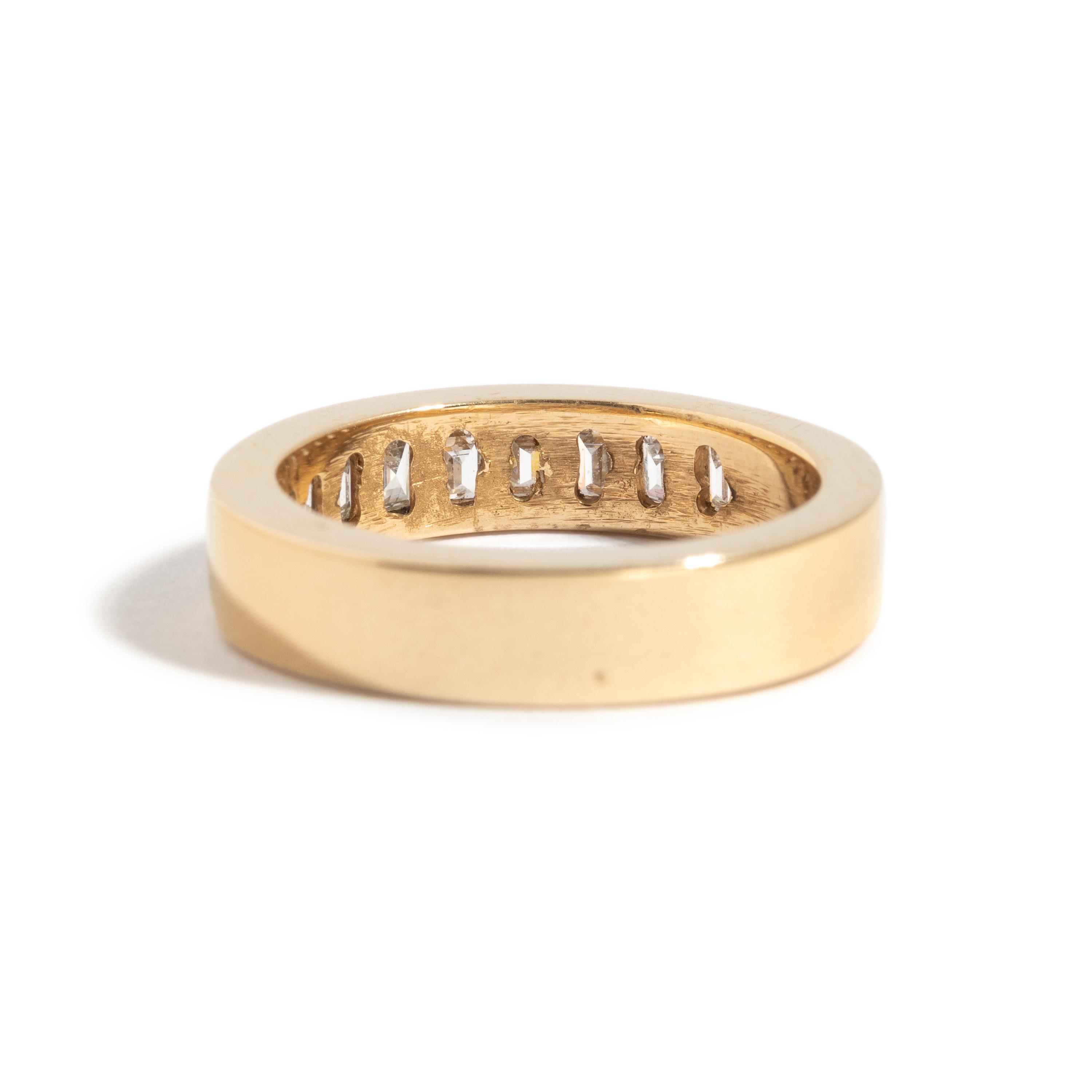 YELLOW GOLD AND DIAMOND RING