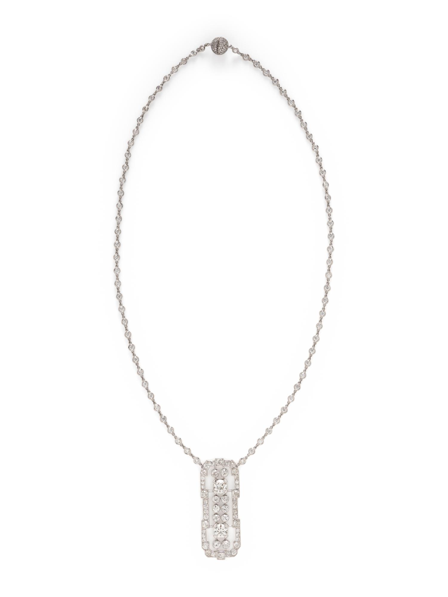 DIAMOND PENDANT NECKLACE