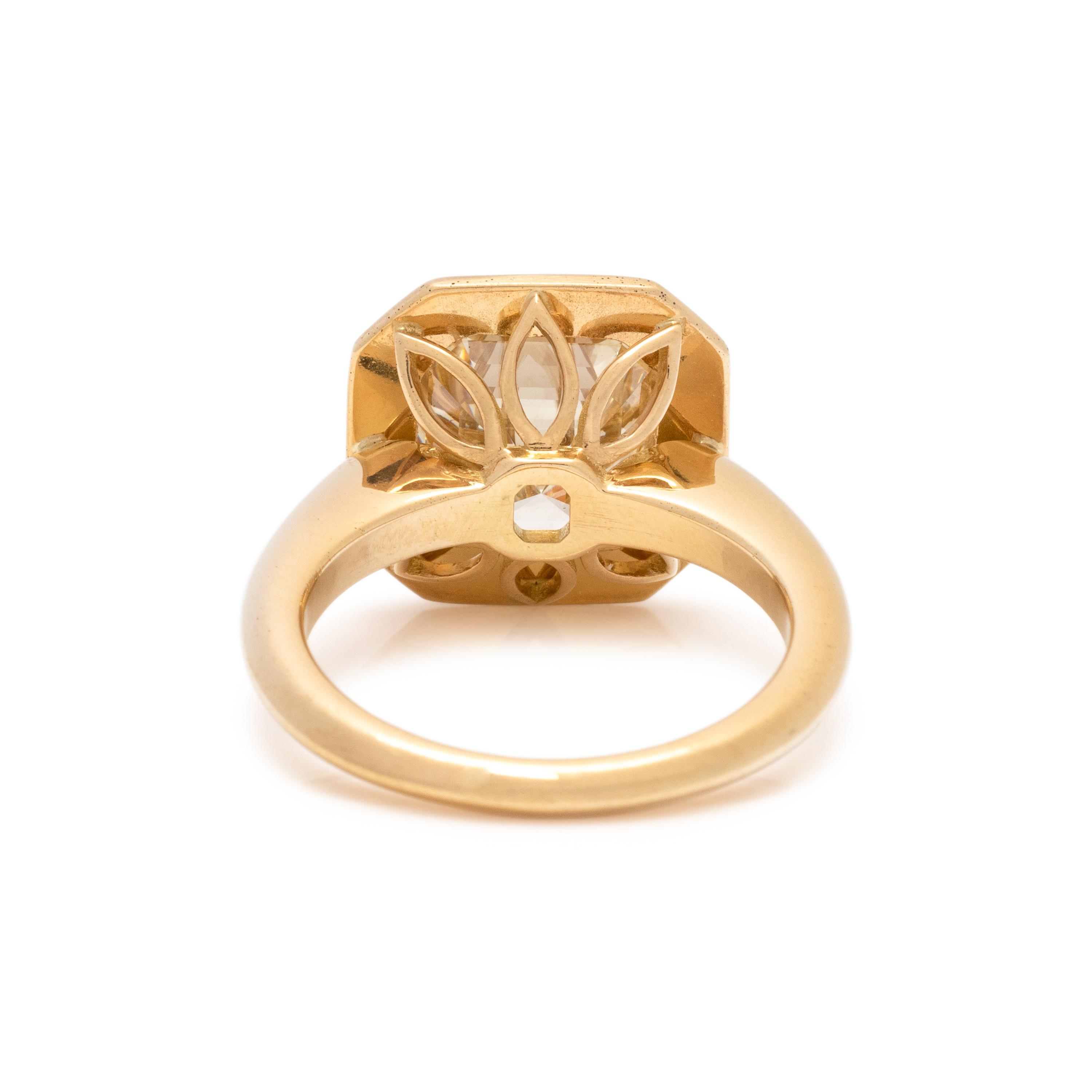 YELLOW GOLD AND DIAMOND RING