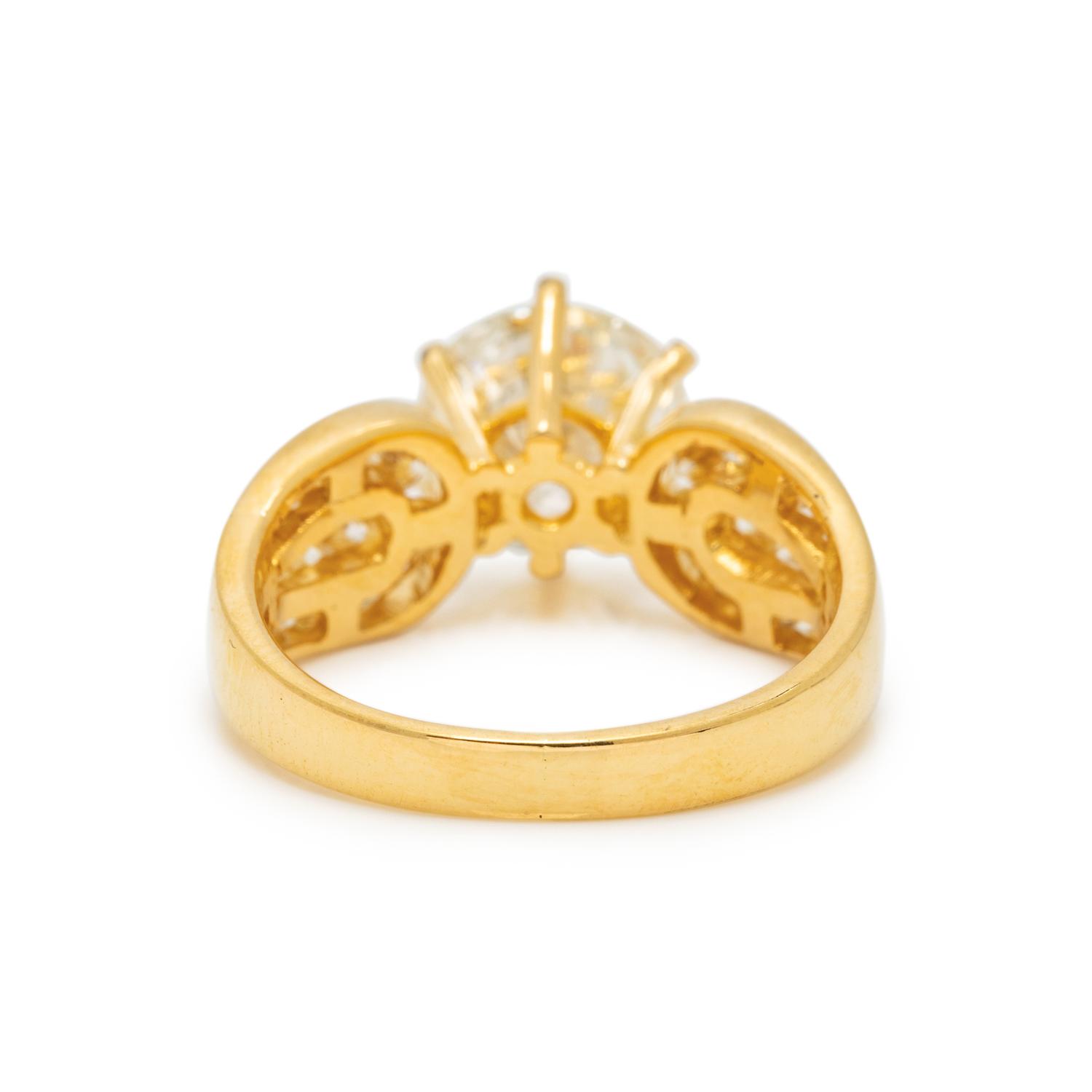 YELLOW GOLD AND DIAMOND JEWELRY SUITE