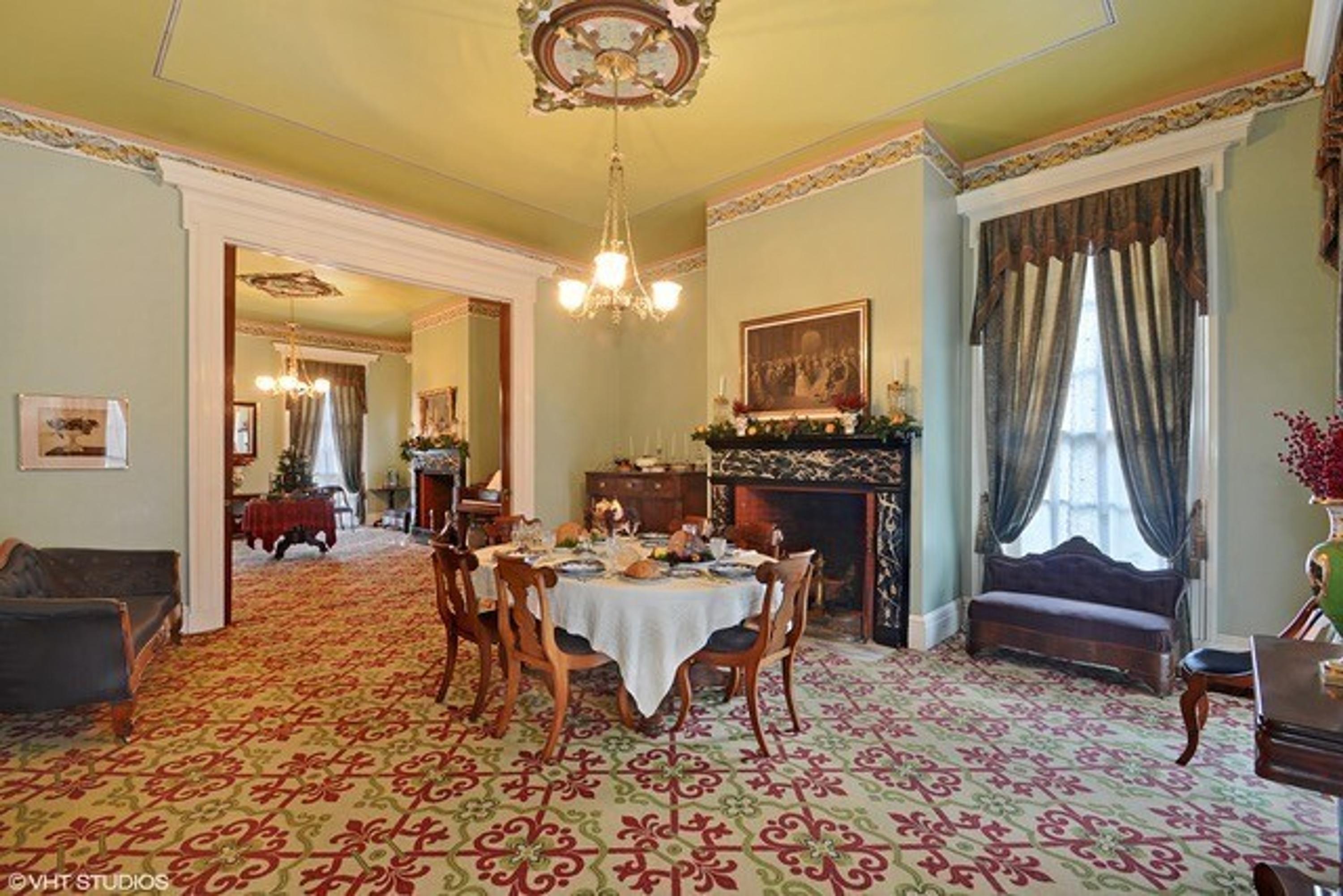 A "Leatherstocking Tales" Three-Piece Cast Brass, Marble, and Brass Girandole Garniture