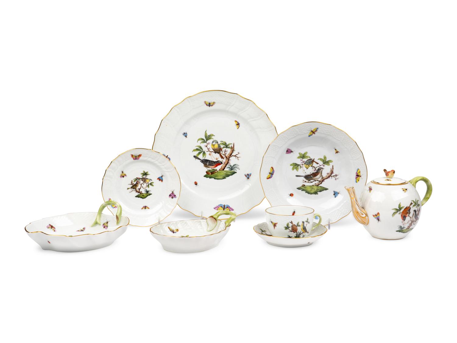 A Herend Rothschild Bird Porcelain Dinner Service
