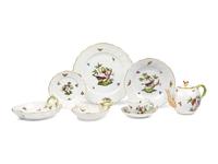 A Herend Rothschild Bird Porcelain Dinner Service