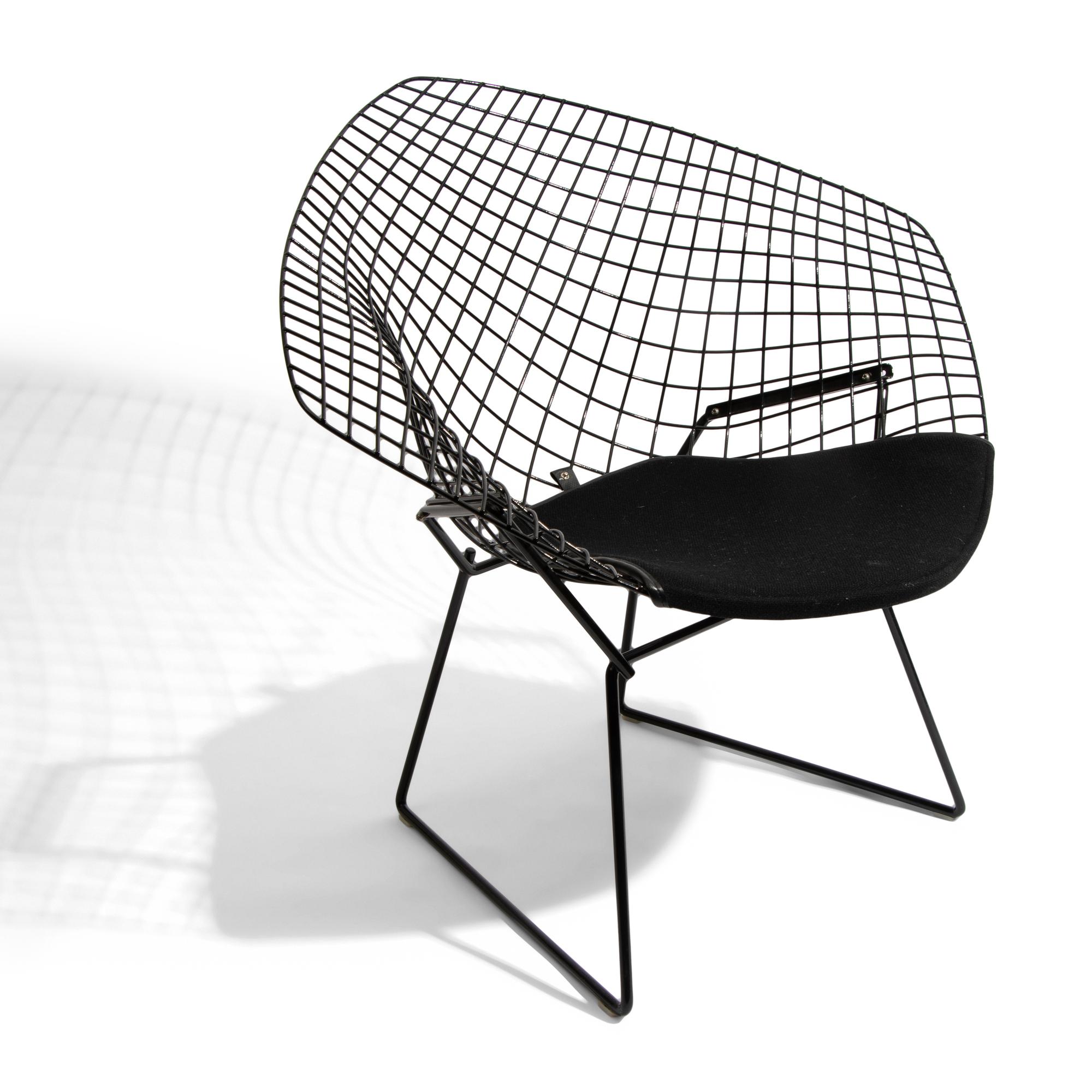 A Bertoia Diamond Chair