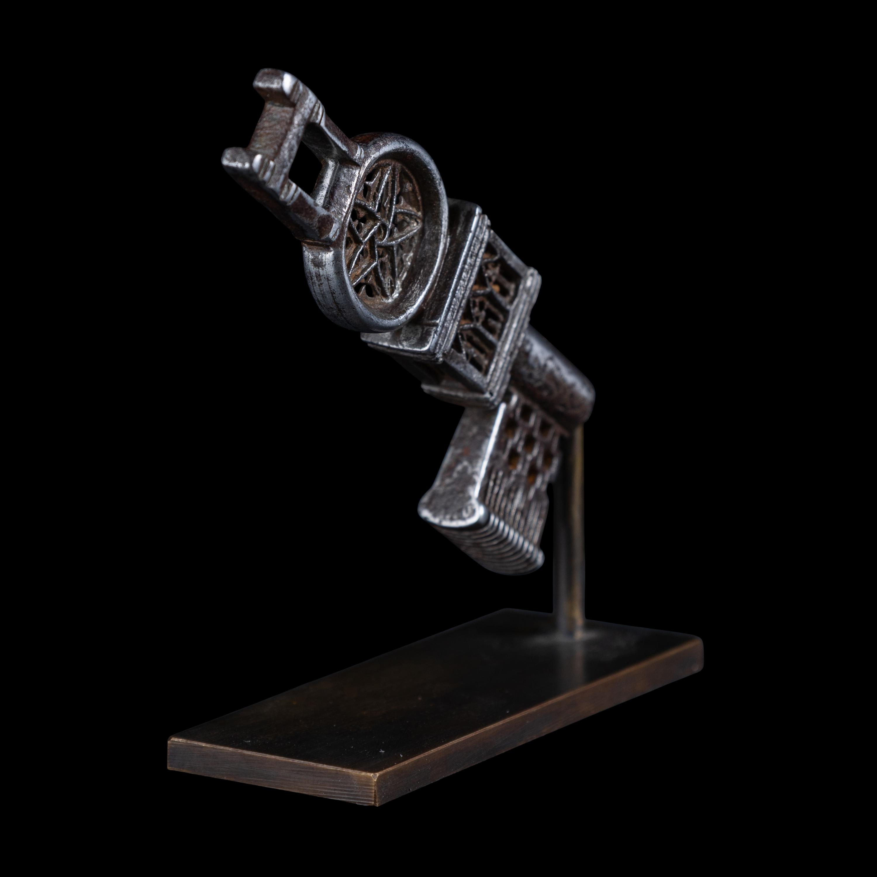 A French Steel Master Key