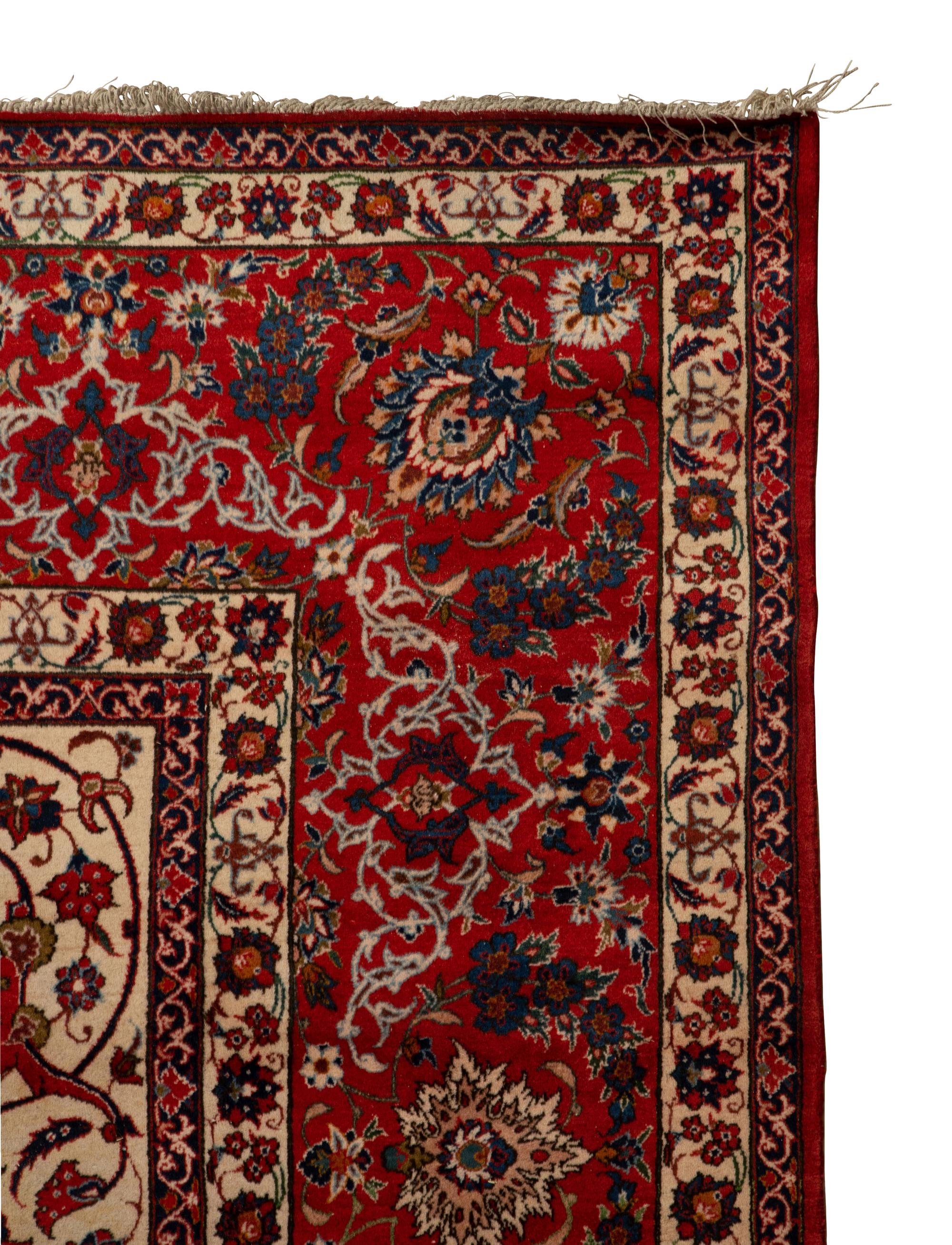 An lsphahan Wool Rug — 20th Century