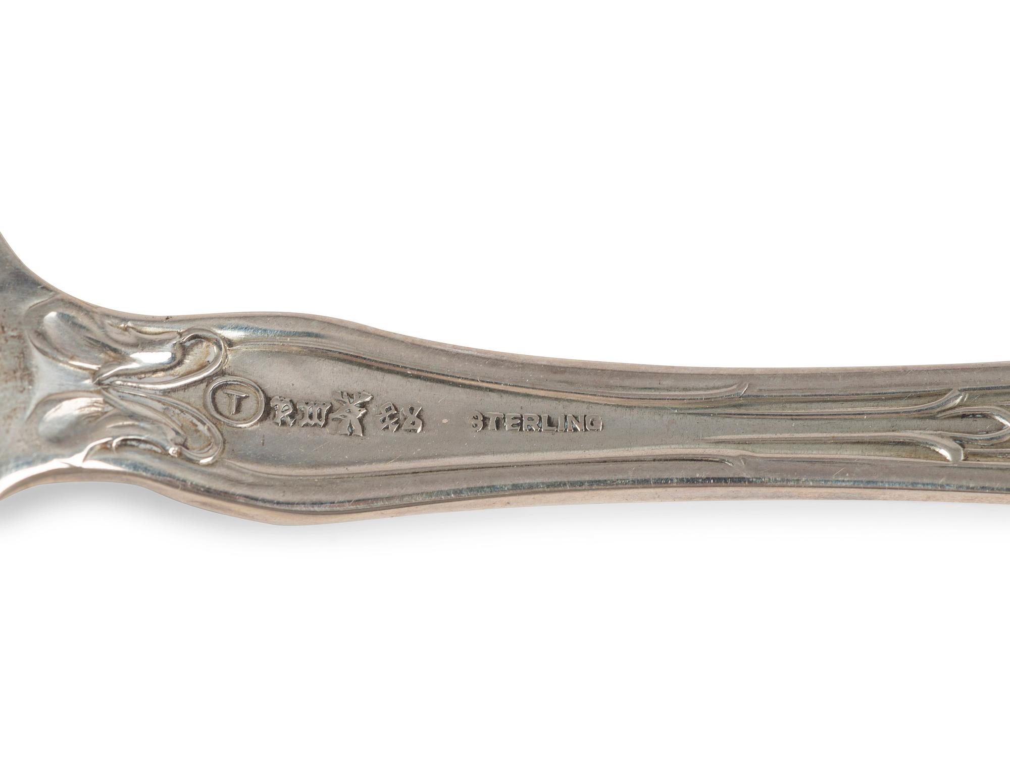 An R. Wallace & Sons Mfg. Co. 'Violet' Silver Flatware Service