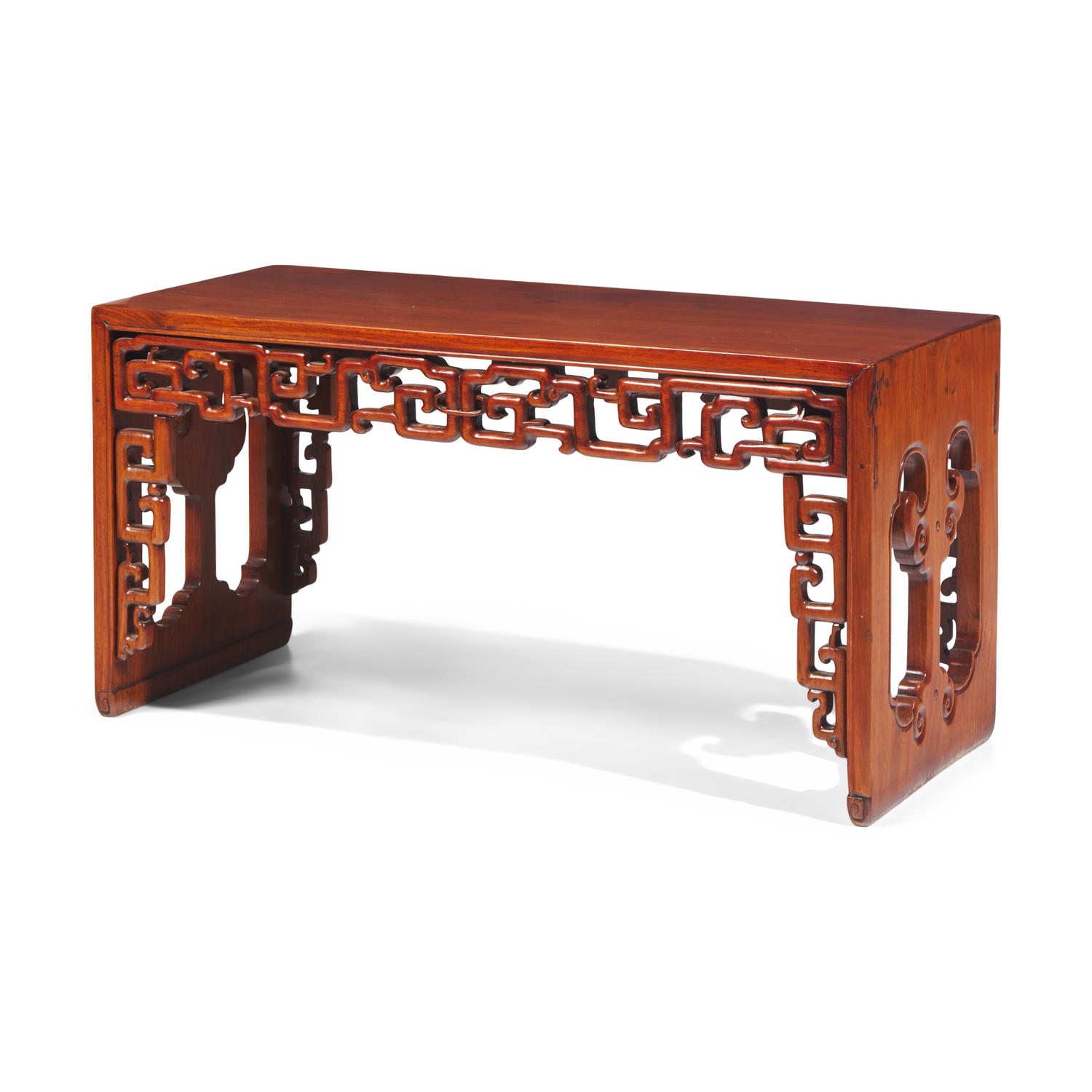 A Chinese Huanghuali Wood Waistless Corner Leg Low Table, Late Qing Dynasty 清晚期 黃花梨炕案