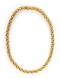 YELLOW GOLD NECKLACE AND CLIP EARRINGS