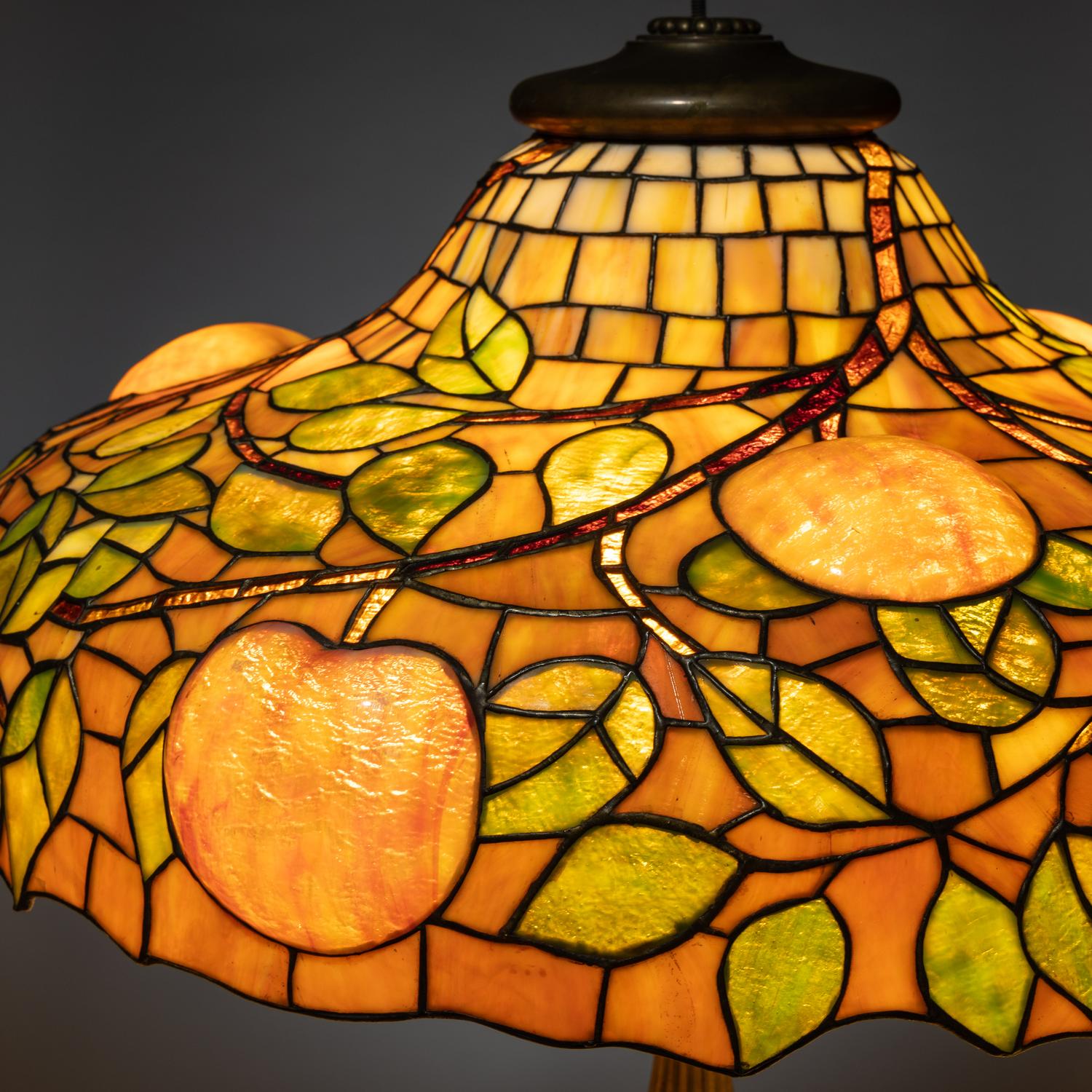 Apple table lamp