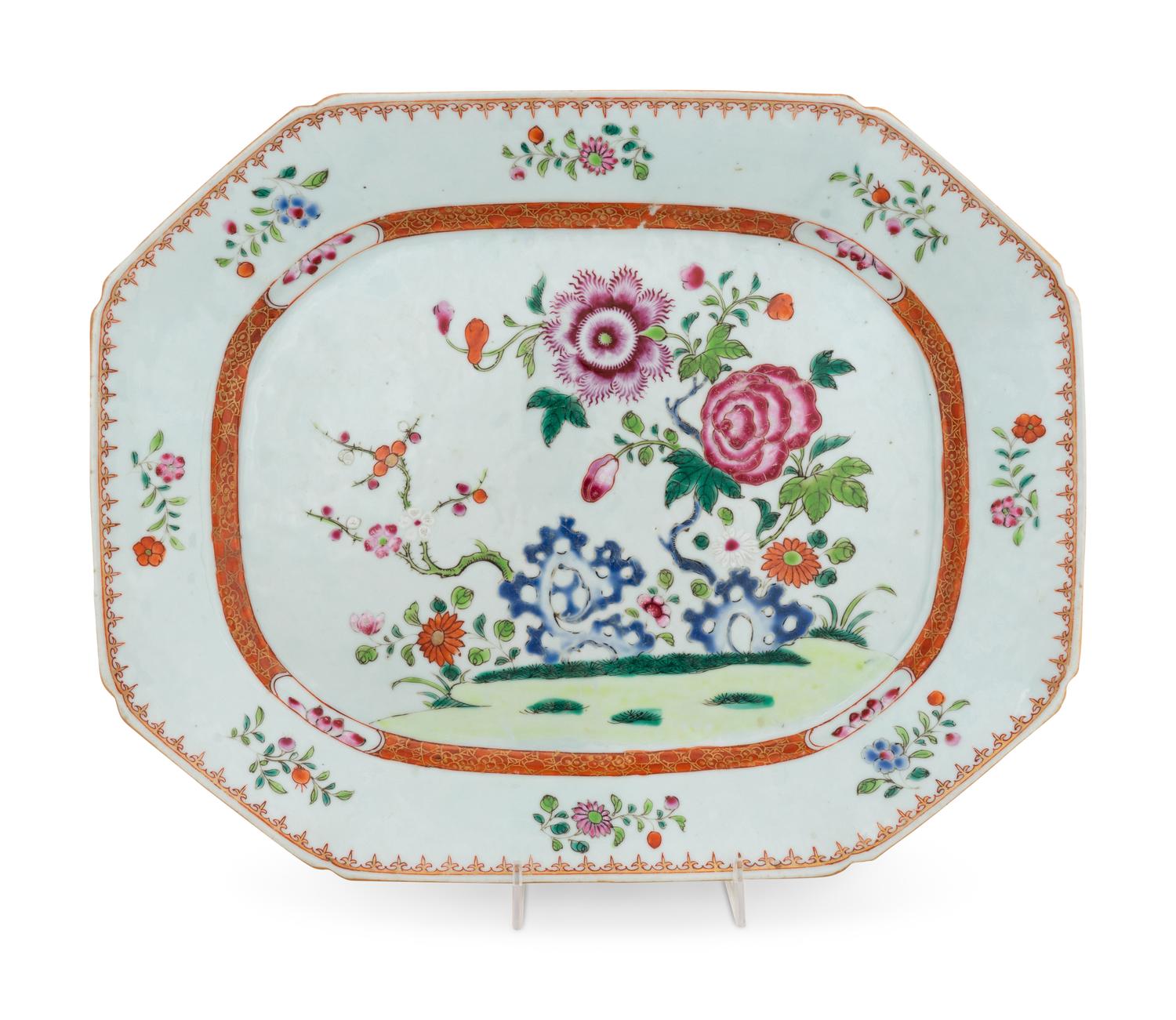 A Chinese Export Porcelain Tureen and Platter